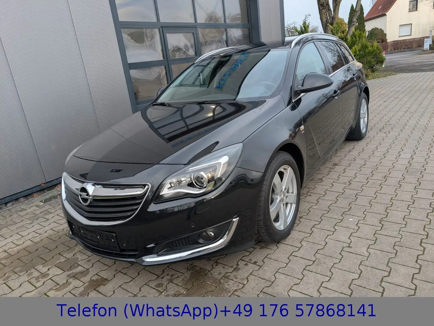 Opel Insignia SportsTourer 2.0 CDT Bi-Xenon Automatik Schwarz - 1