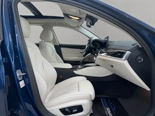 BMW 5 Series view 12