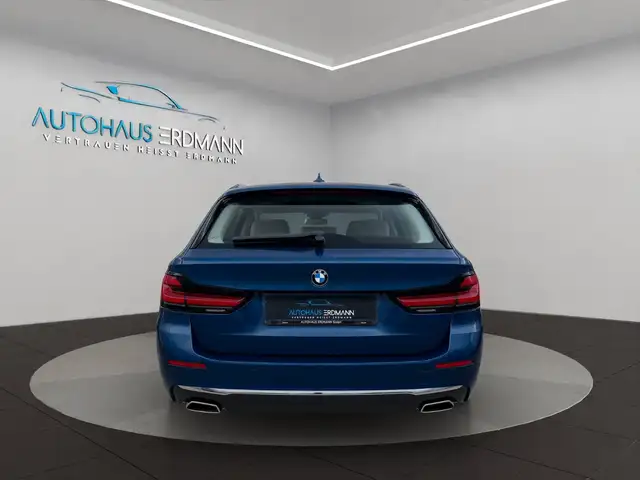BMW 5 Series view 7
