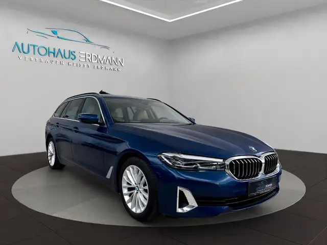 BMW 5 Series view 3