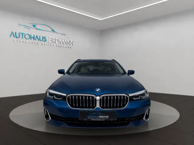 BMW 5 Series view 6