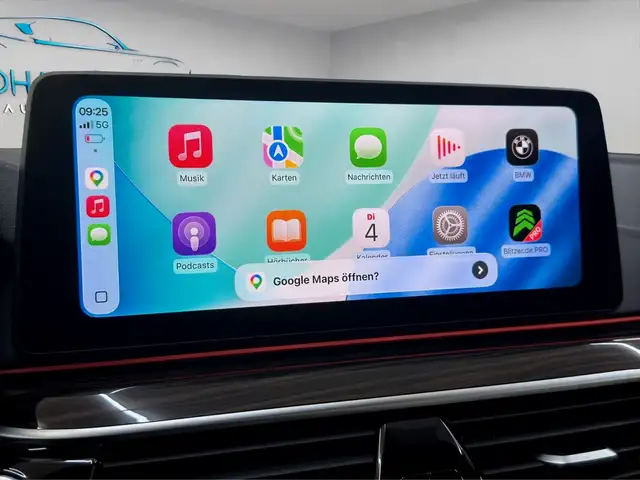 BMW 5 Series view 14