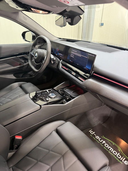 BMW 520 i Limousine, Head-UP, Bowers&Wilkins, 1 Hand — photo 10
