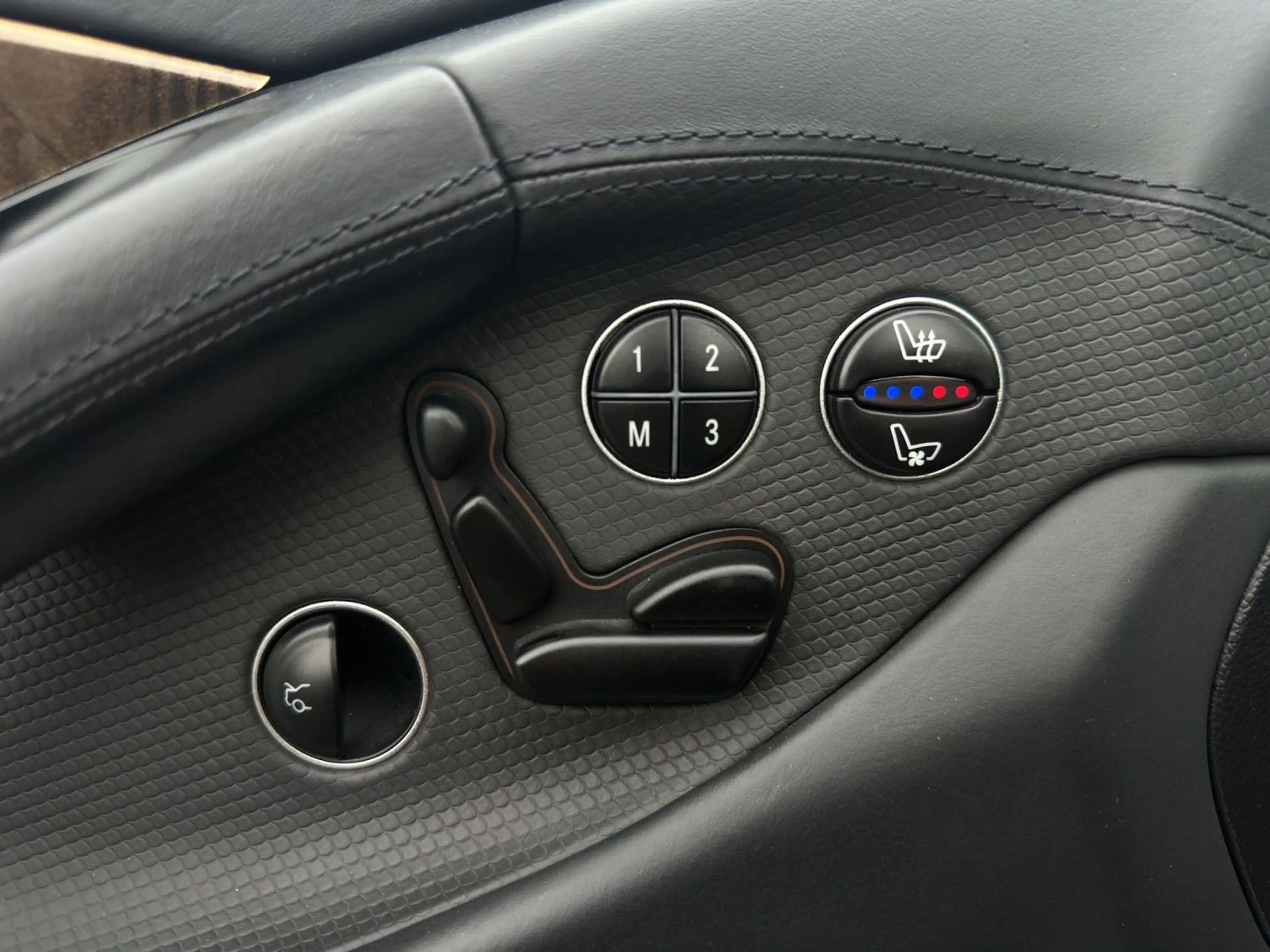 Mercedes-Benz SL 55 AMG 2.Hand  Deutsches Fahrzeug  Scheckheft — photo 13