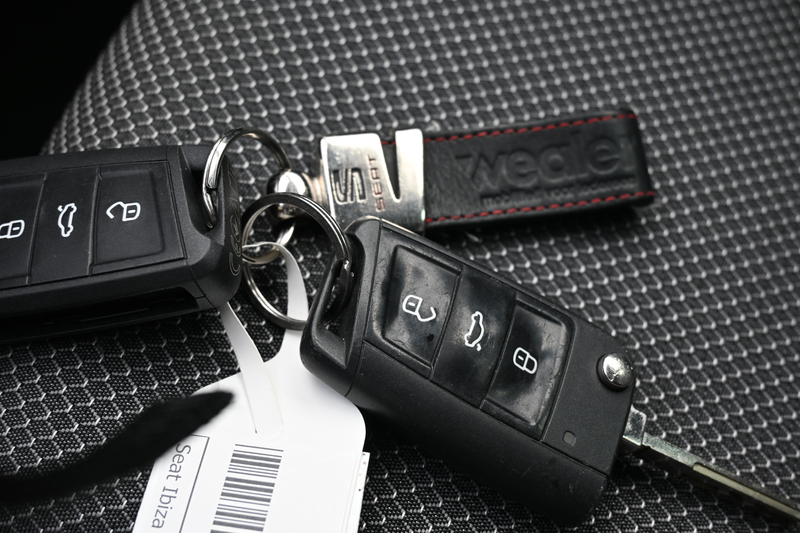 SEAT Ibiza 1.0 TSI Style Business Intense — photo 41