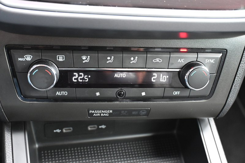 SEAT Ibiza 1.0 TSI Style Business Intense — photo 16