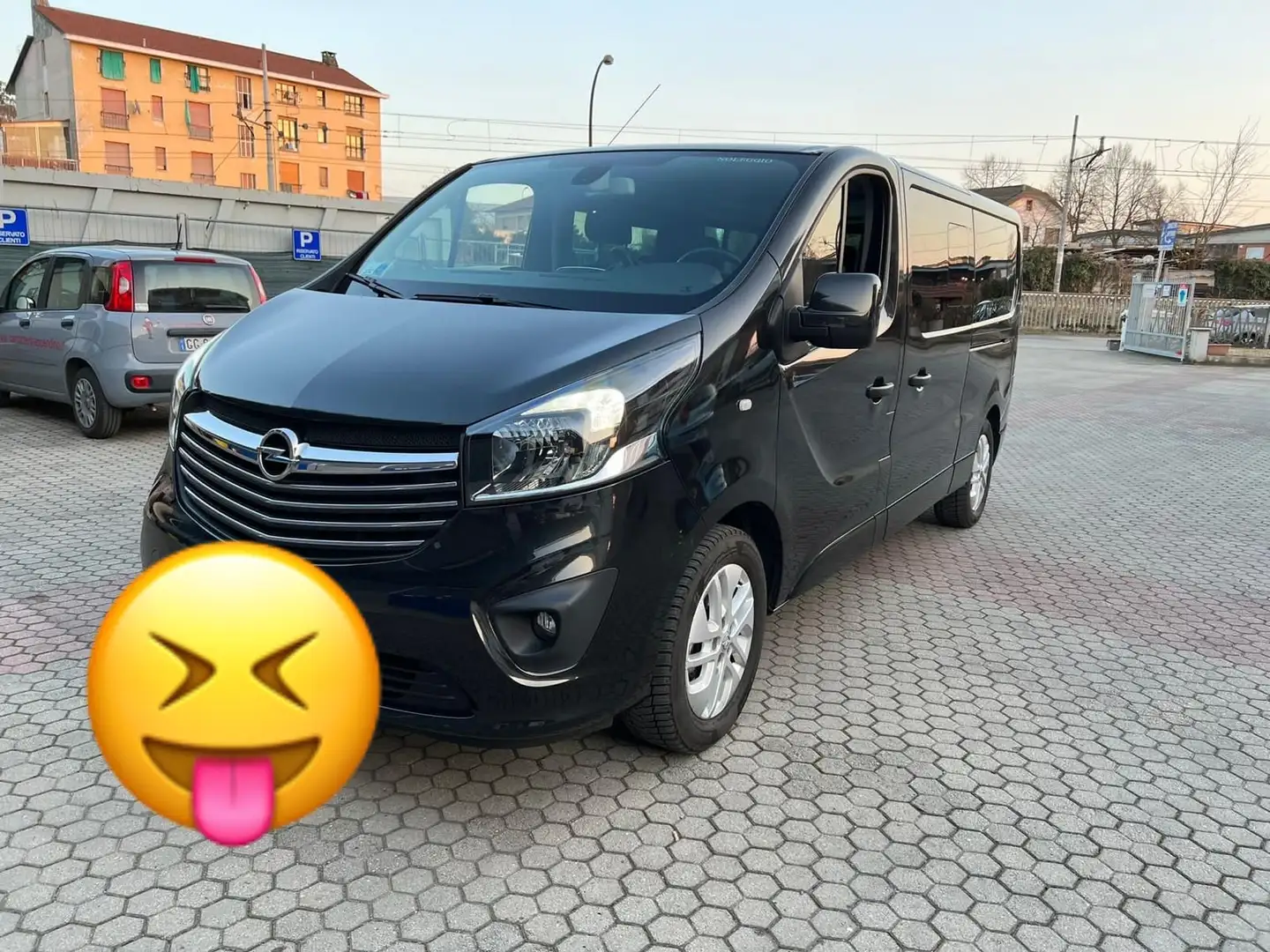 Opel Vivaro full opt 9 posti - 1
