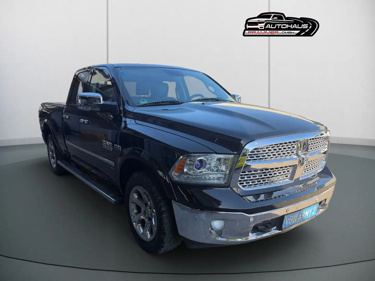RAM 1500 Laramie Quad Cab Longbed Schwarz - 2