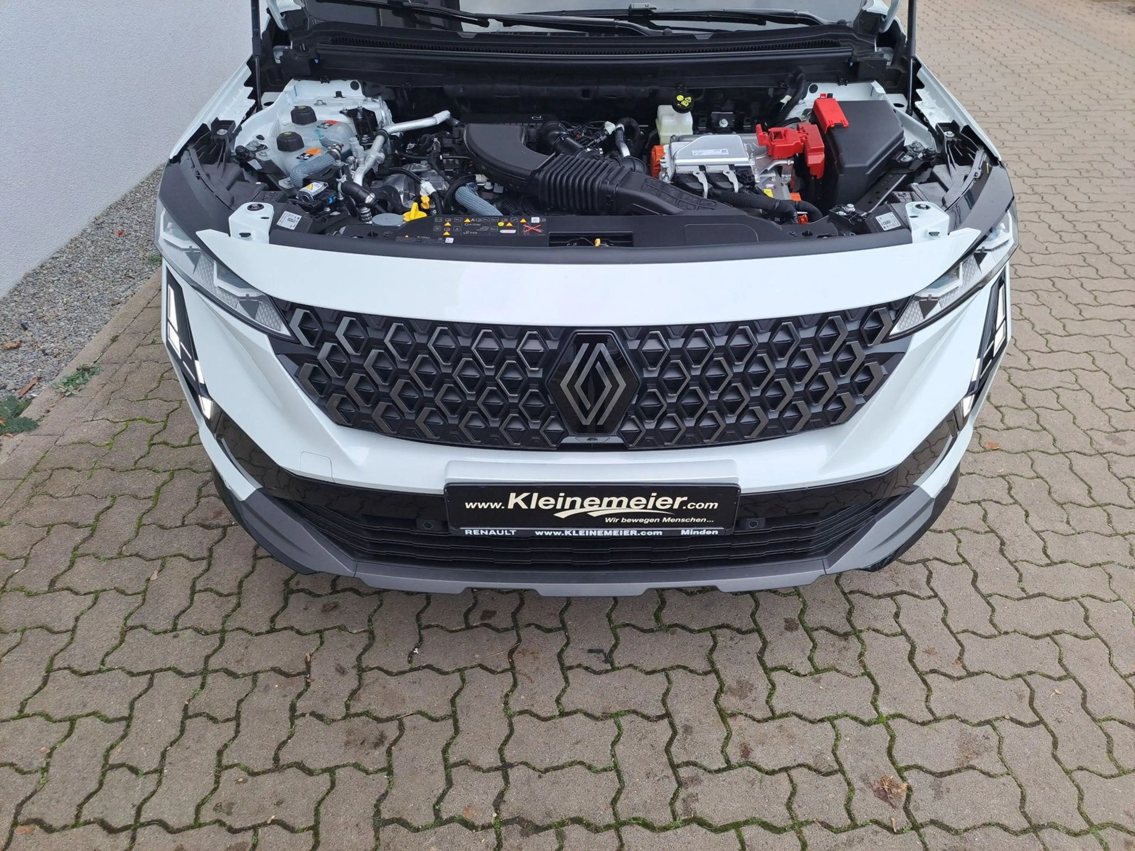Renault Espace VI 1.2 E-TECH Hybrid 200 Iconic — photo 7