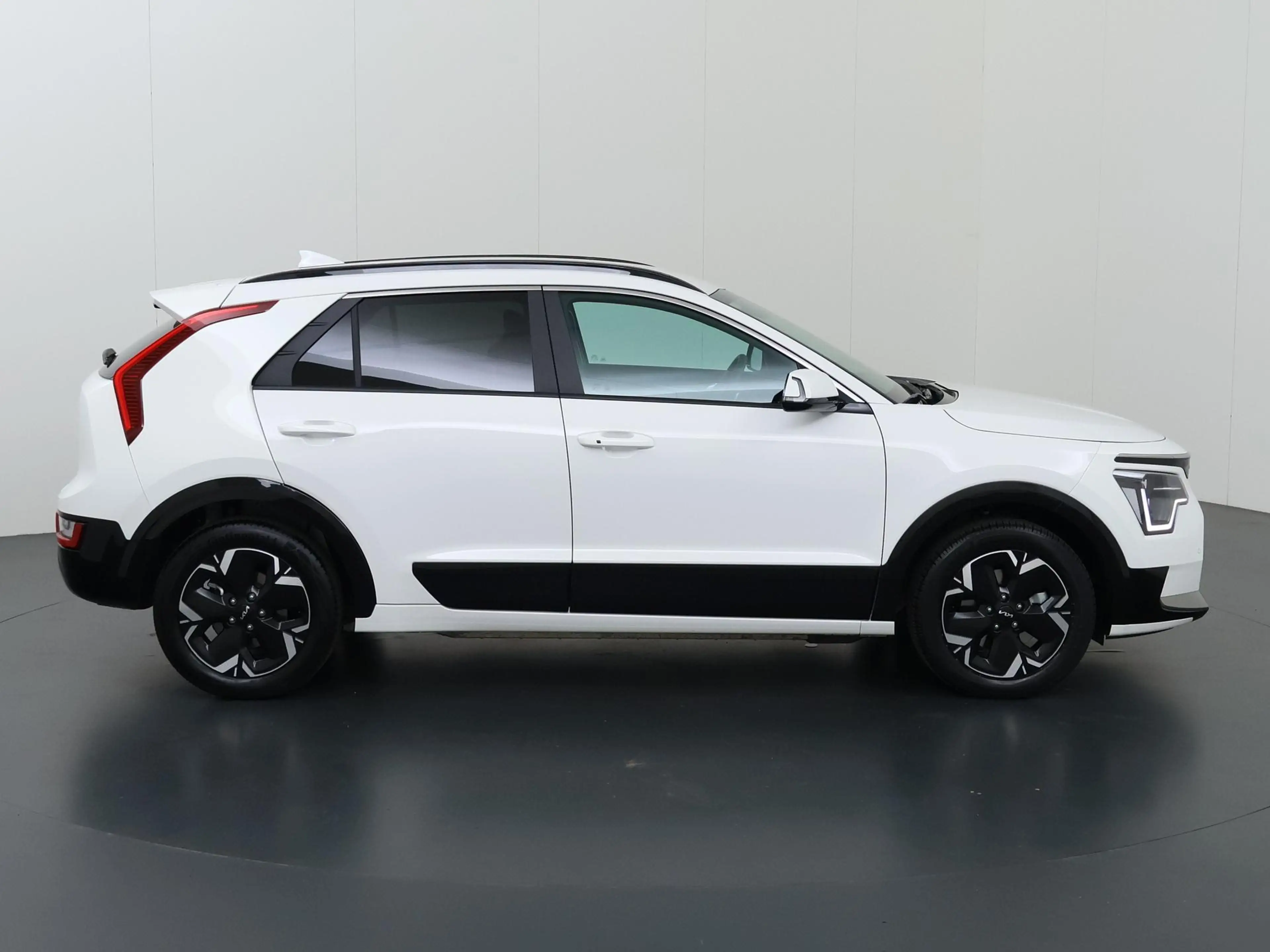 Kia e-Niro EV Edition Advanced 64.8 kWh | Navigatie | Parkeer — photo 6