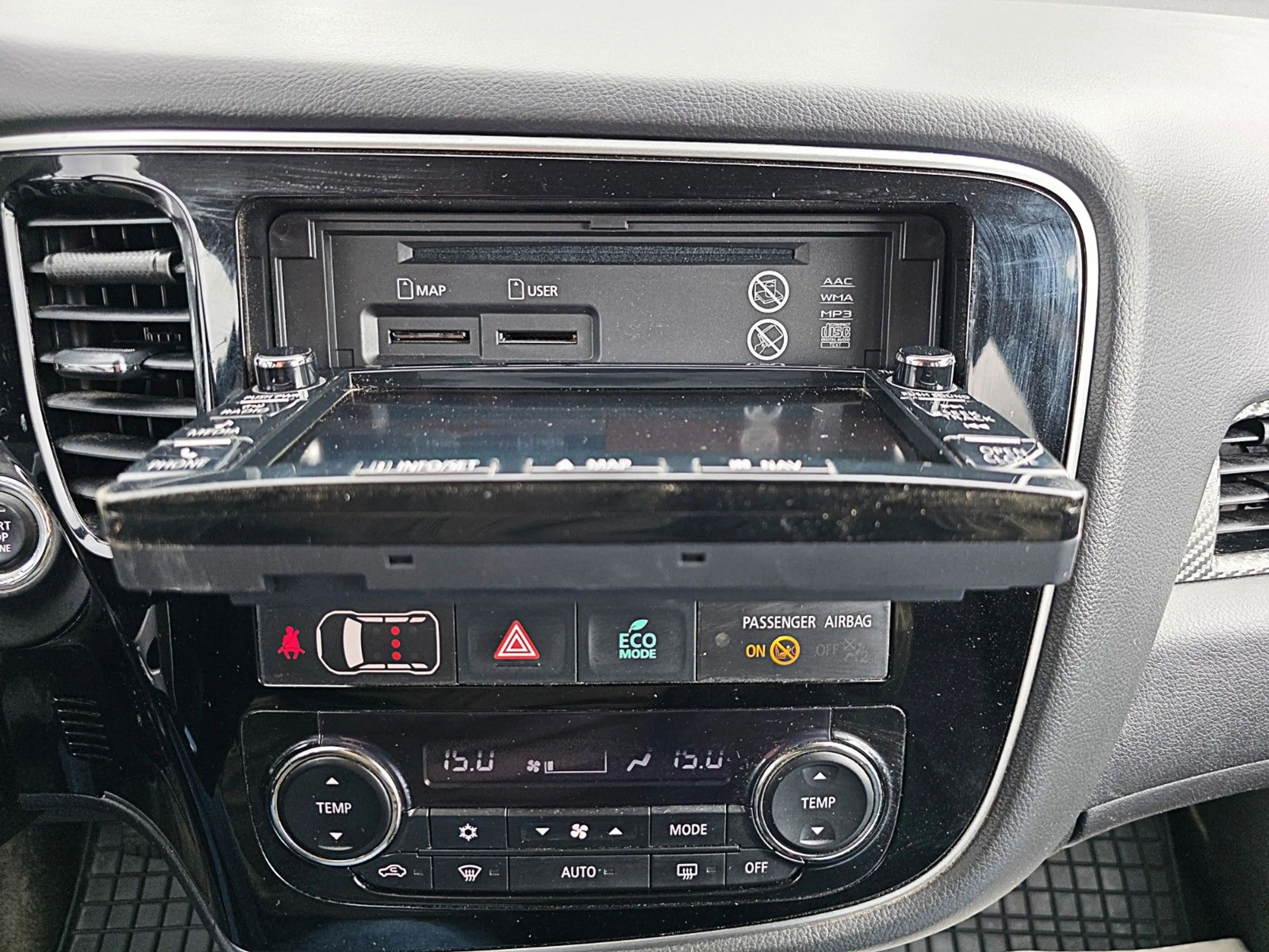 Mitsubishi Outlander SUV-Star+ 4WD (NAVI/RKAMERA/LED/AHK) — photo 12