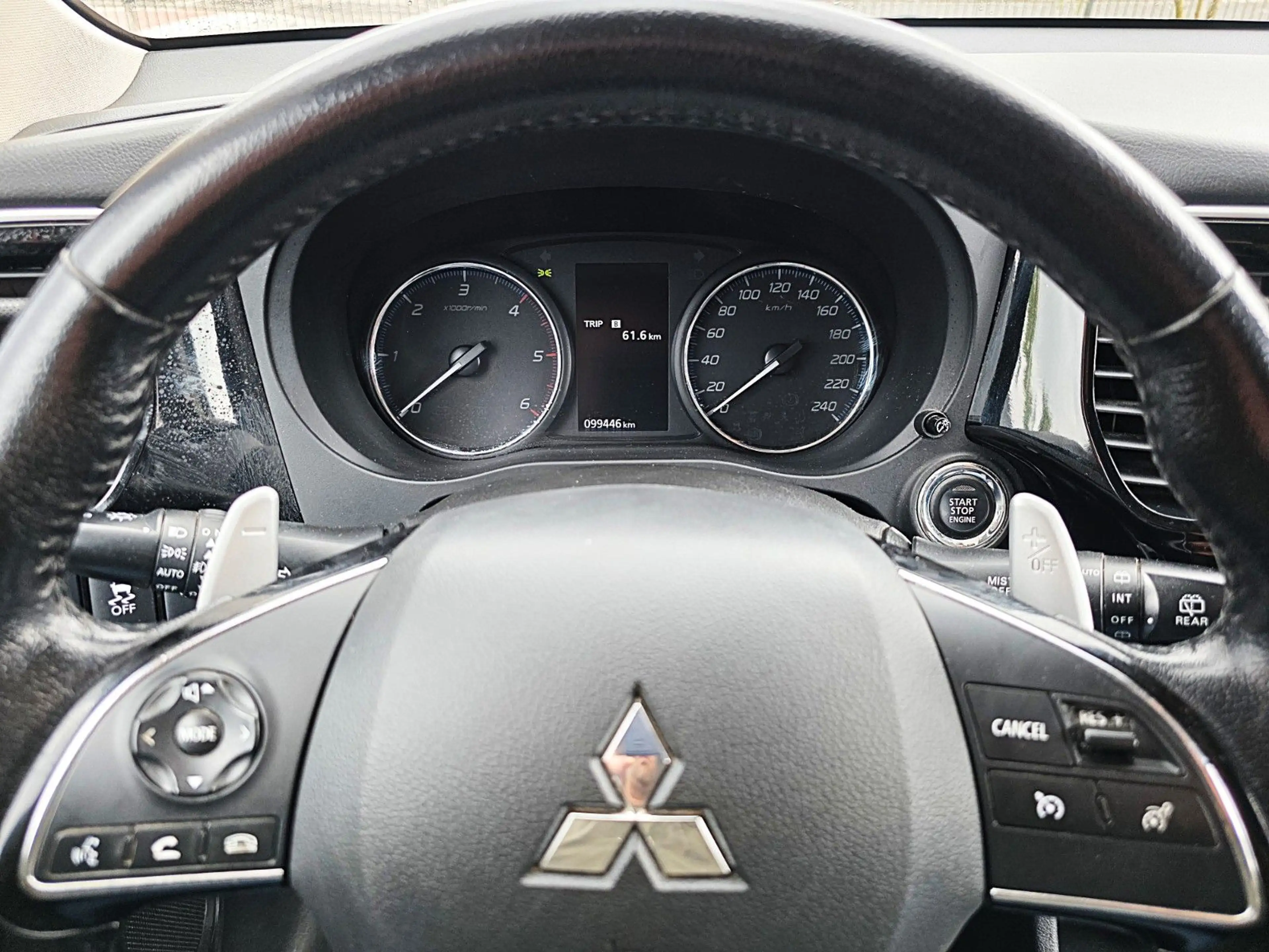 Mitsubishi Outlander SUV-Star+ 4WD (NAVI/RKAMERA/LED/AHK) — photo 10