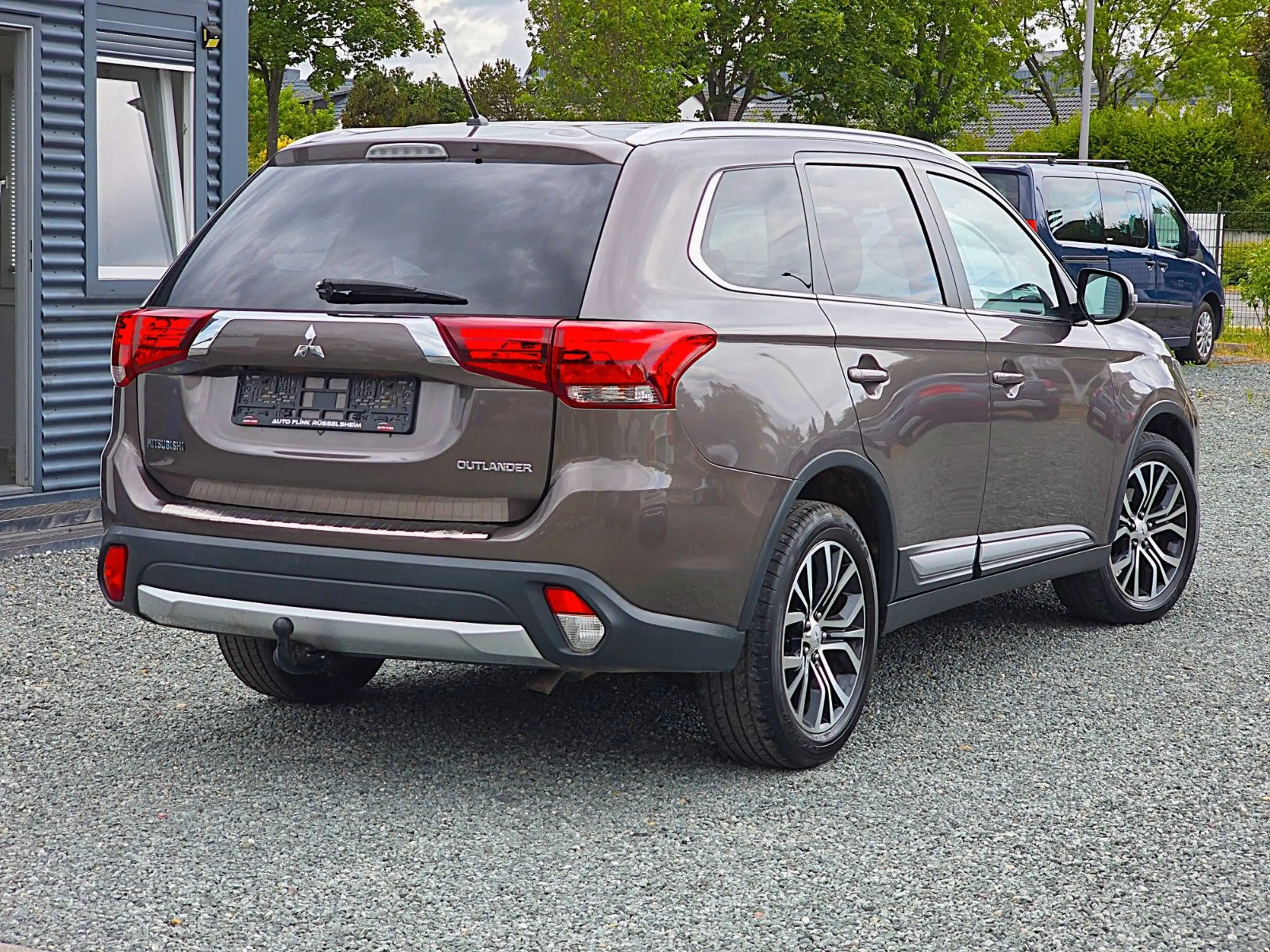 Mitsubishi Outlander SUV-Star+ 4WD (NAVI/RKAMERA/LED/AHK) — photo 5