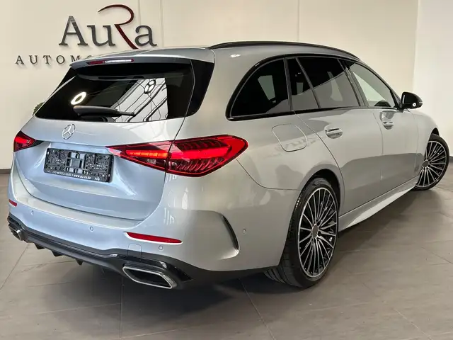 Mercedes-Benz C-Class view 4