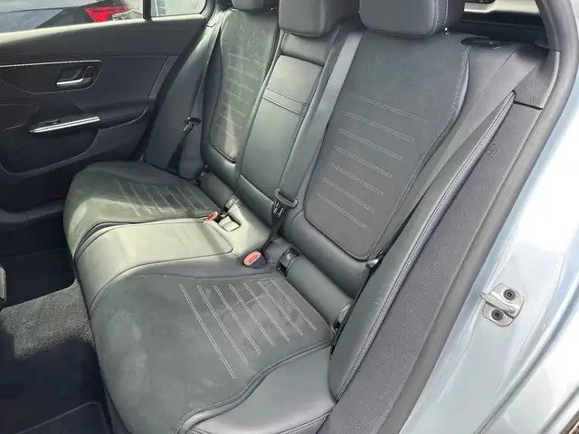 Mercedes-Benz C-Class view 14