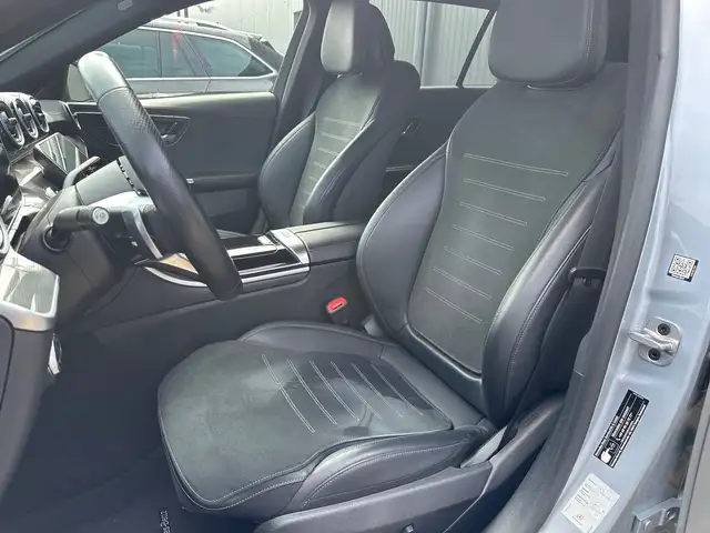 Mercedes-Benz C-Class view 11
