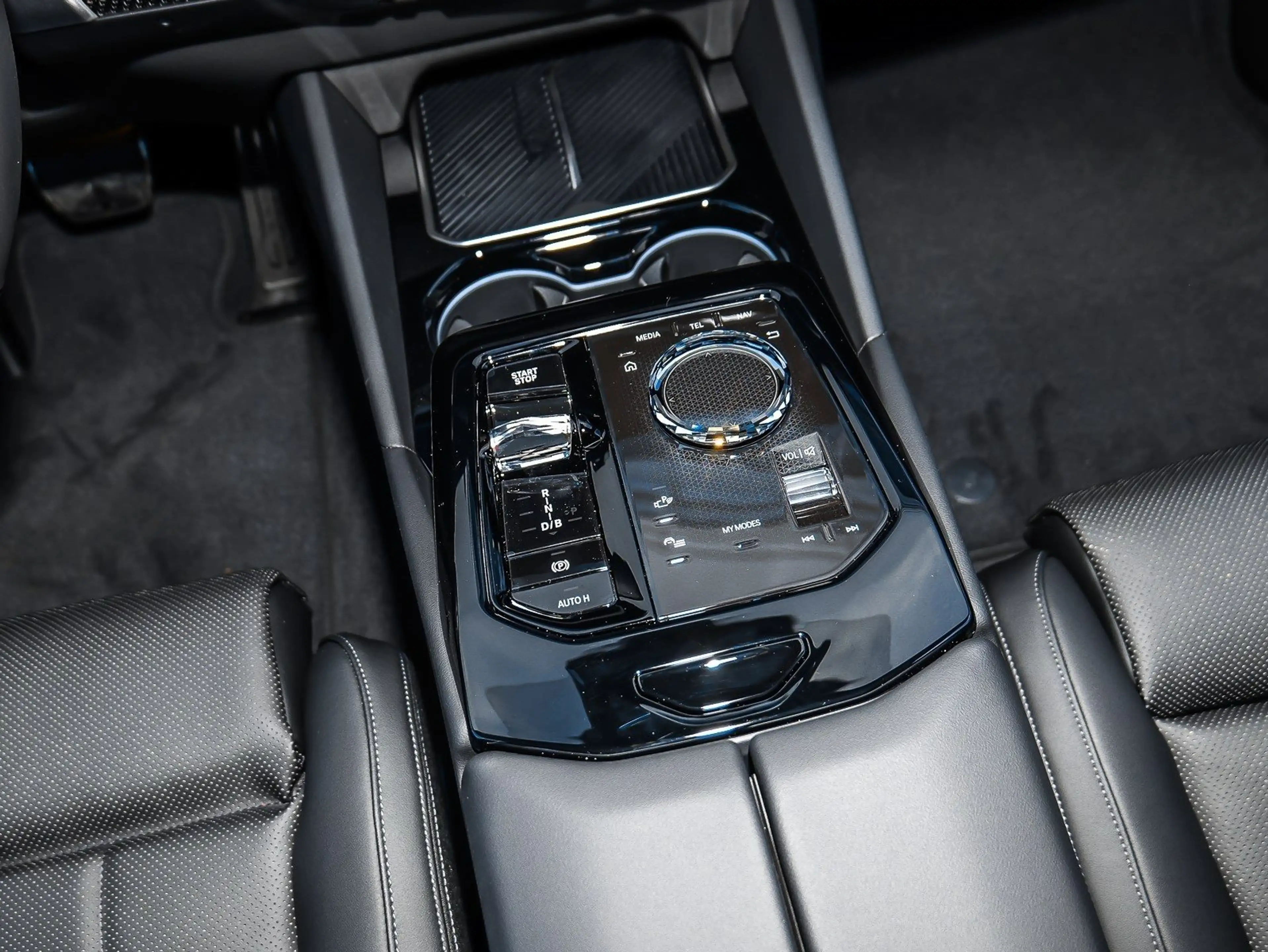 BMW i5 eDrive40 0,25%Versteu. MPro PANO HUD AHK DAPro — photo 15