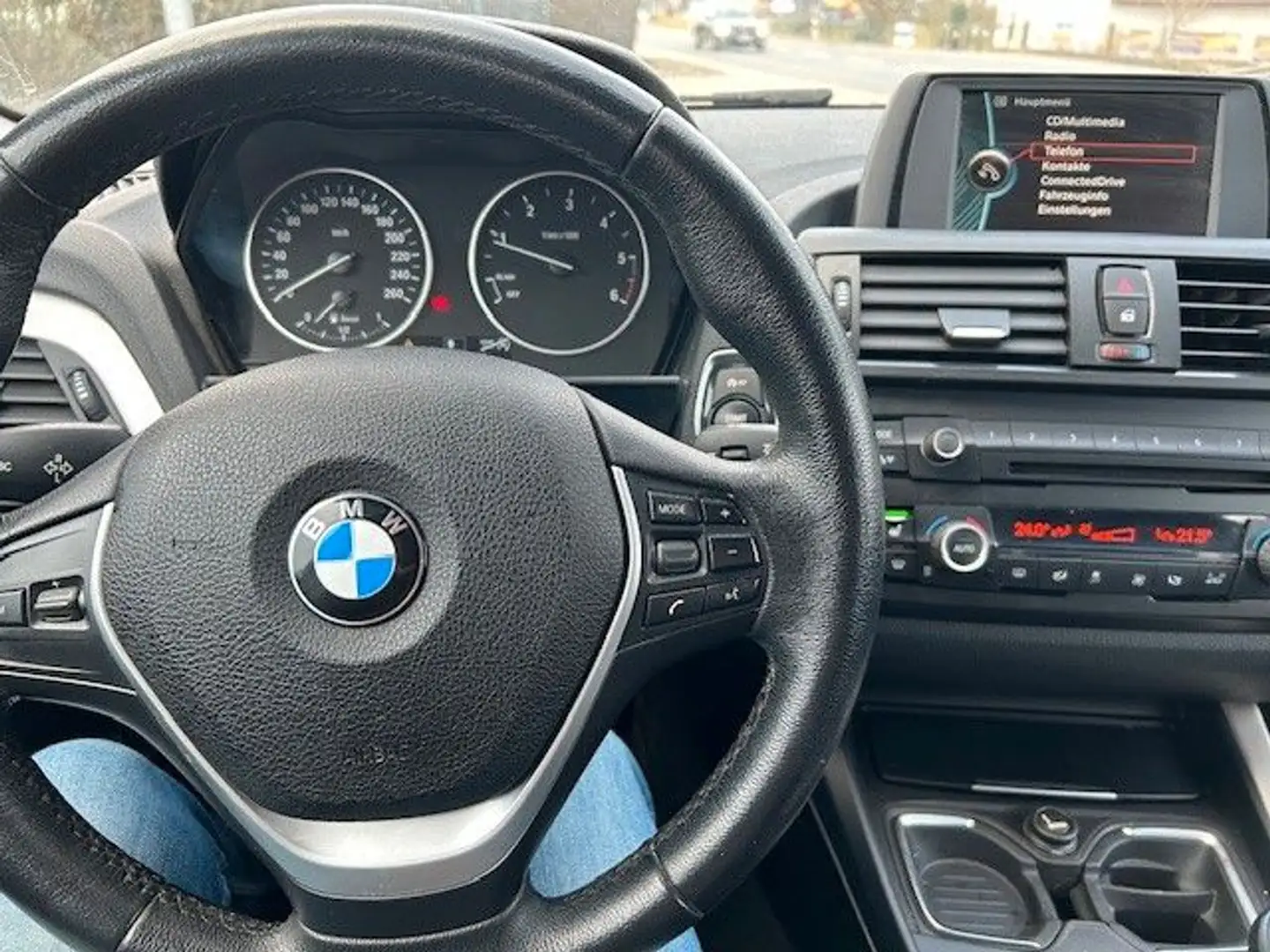 BMW 116 1 Limousine 5-trg. 116d Advantage Paket Plus Schwarz - 2