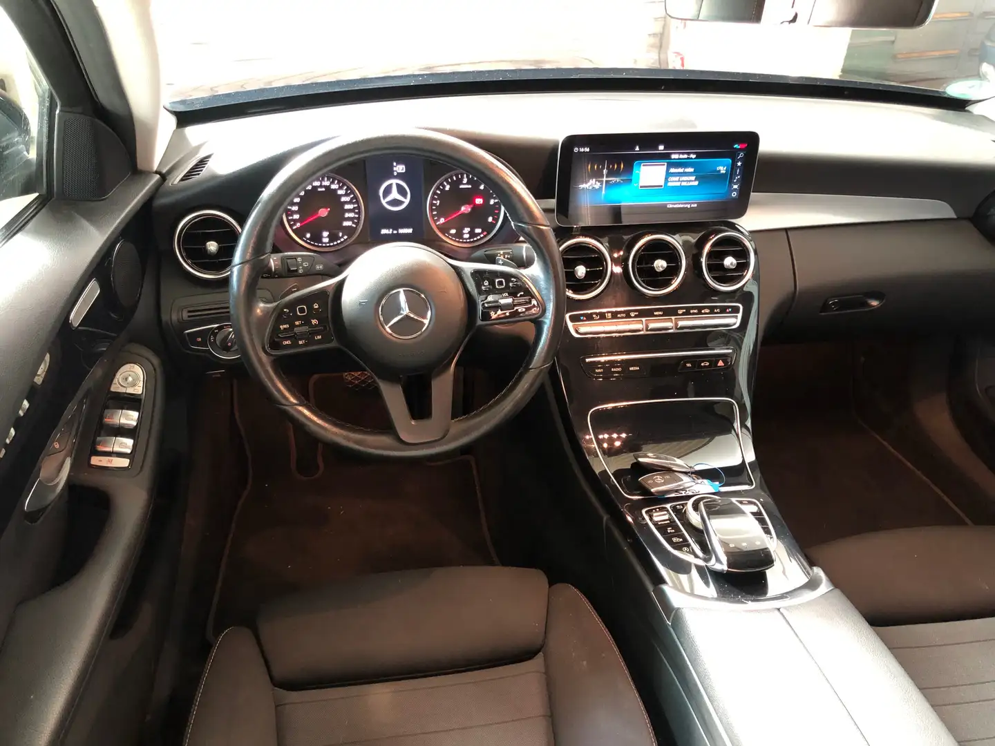 Mercedes-Benz C 200 Avantgarde Eleganz & Effizienz vereint Schwarz - 2