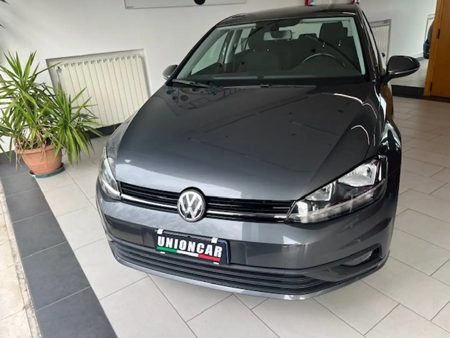Volkswagen Golf 1.0 TSi Business 115CV Grau - 2