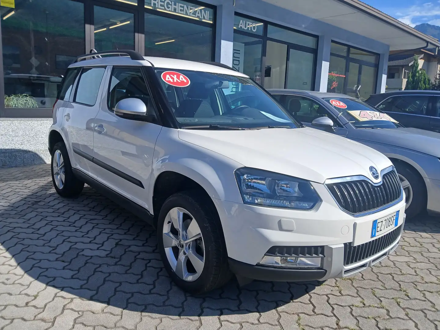 Skoda Yeti Yeti Outdoor Outdoor 2.0 tdi Elegance 4x4 140cv Bianco - 1