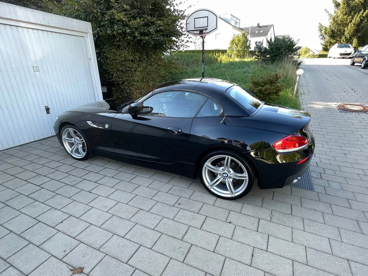 BMW Z4 E89 Z4 sDrive20i + M-Paket + Fahrradträger-Top! Schwarz - 1