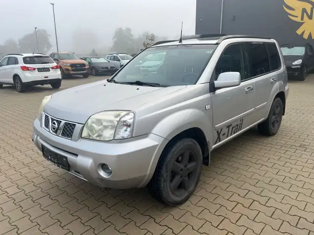 Nissan X-Trail 2.5 4x4 Leder Pano AHK Schaltgetr