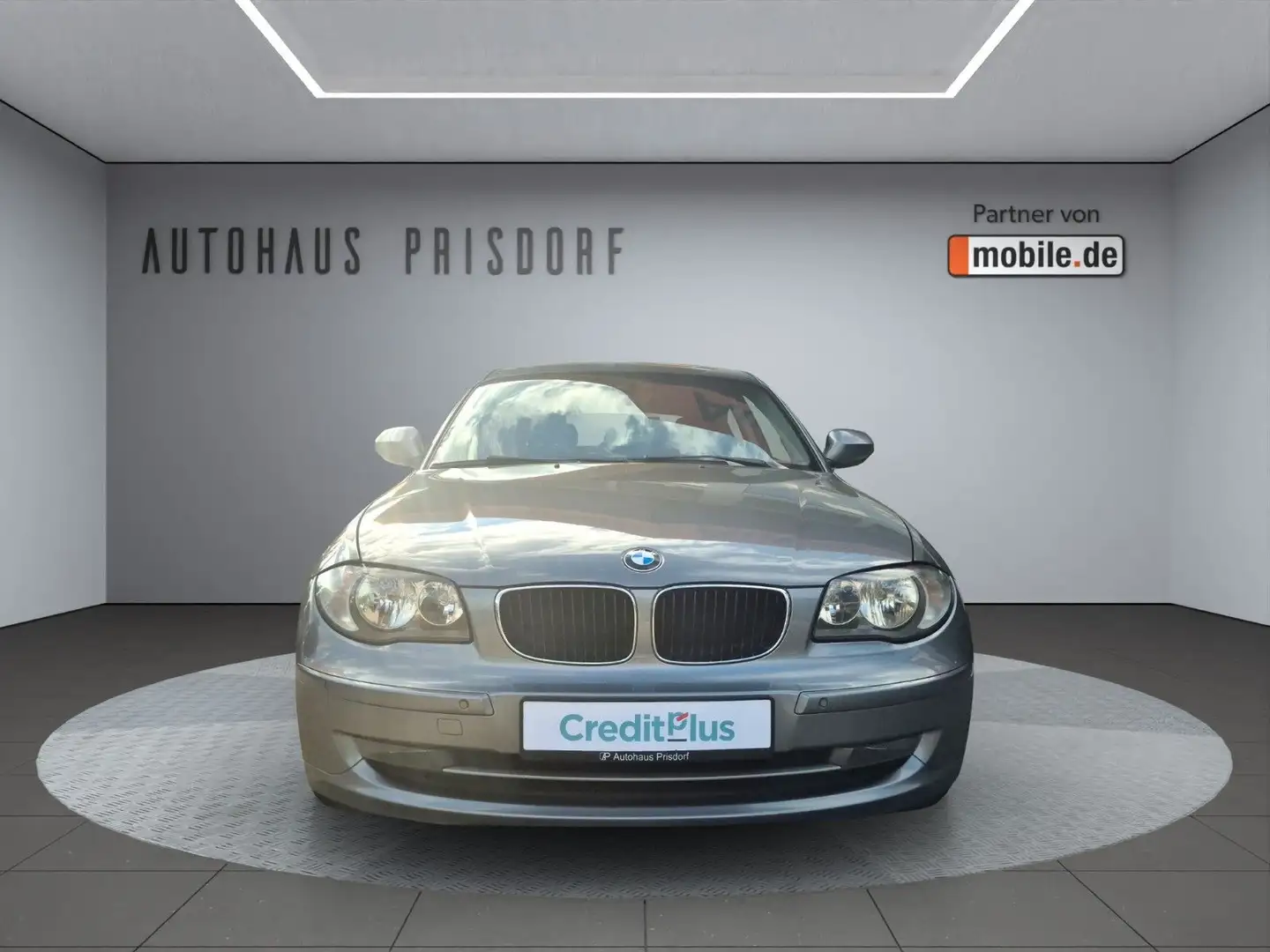BMW 116 i Lim. 3-Trg Klima/PDC/Shz/Tempomat Grau - 2