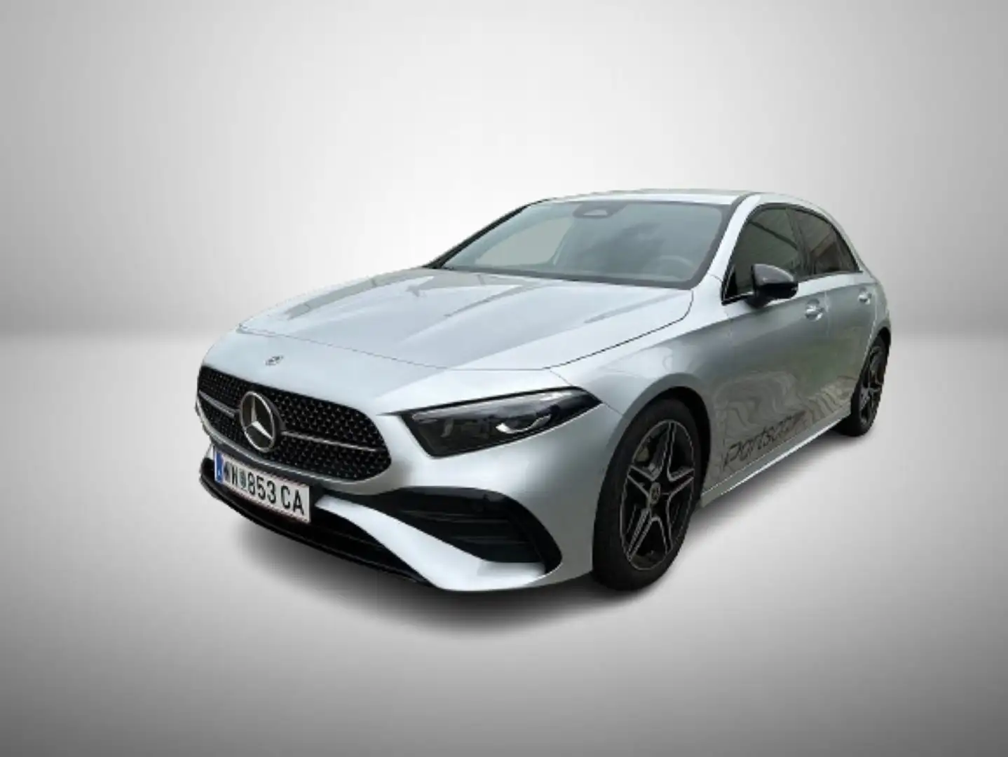 Mercedes-Benz A 180 d Kompaktlimousine AMG Line Night SpurW Silber - 2