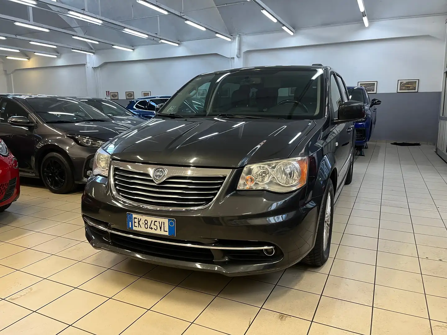 Lancia Voyager Voyager V 2.8L Gold 163cv auto Szürke - 2