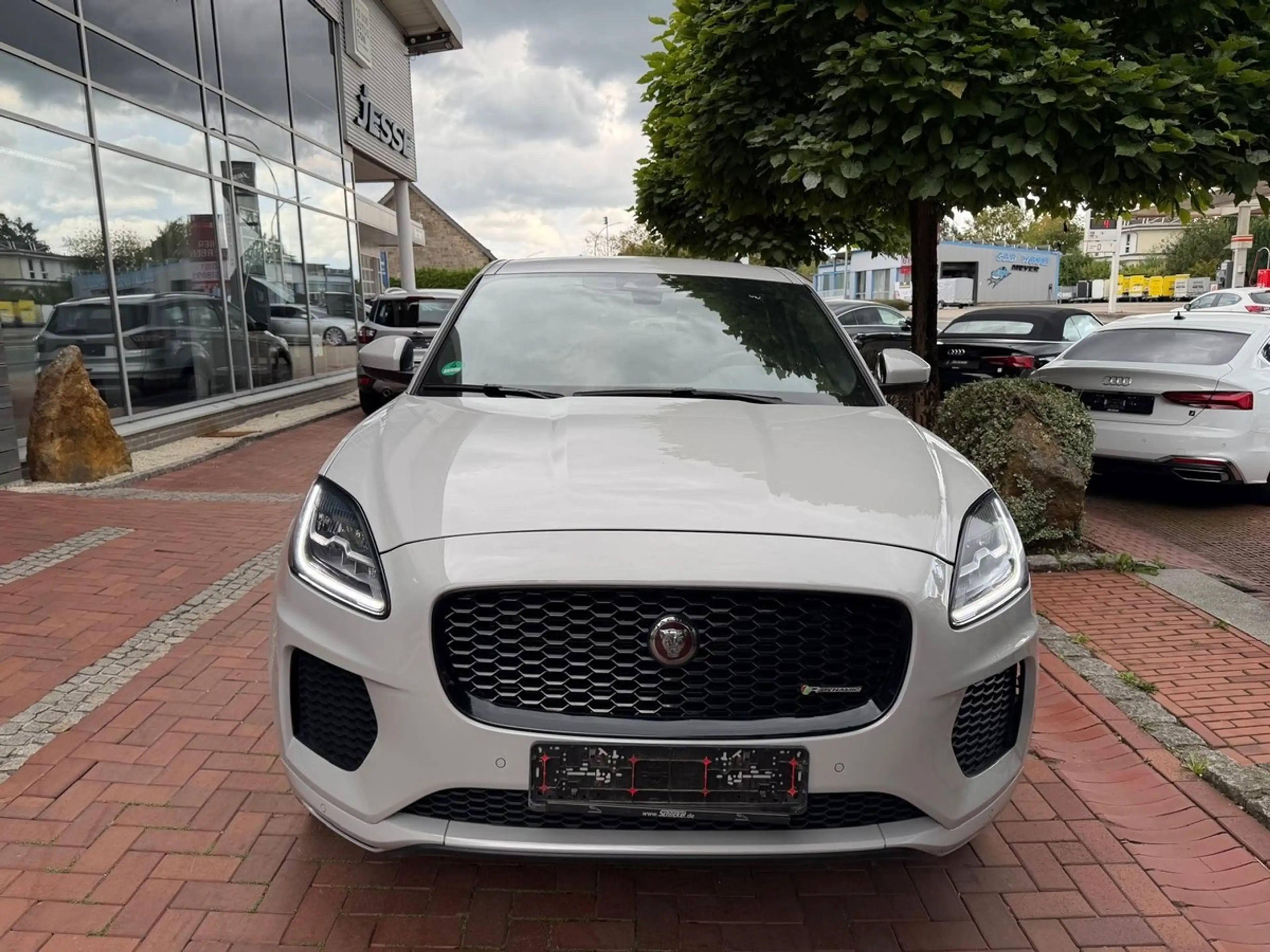 Jaguar E-Pace D150 R-Dynamic S LED ACC R.Cam AHK — photo 3