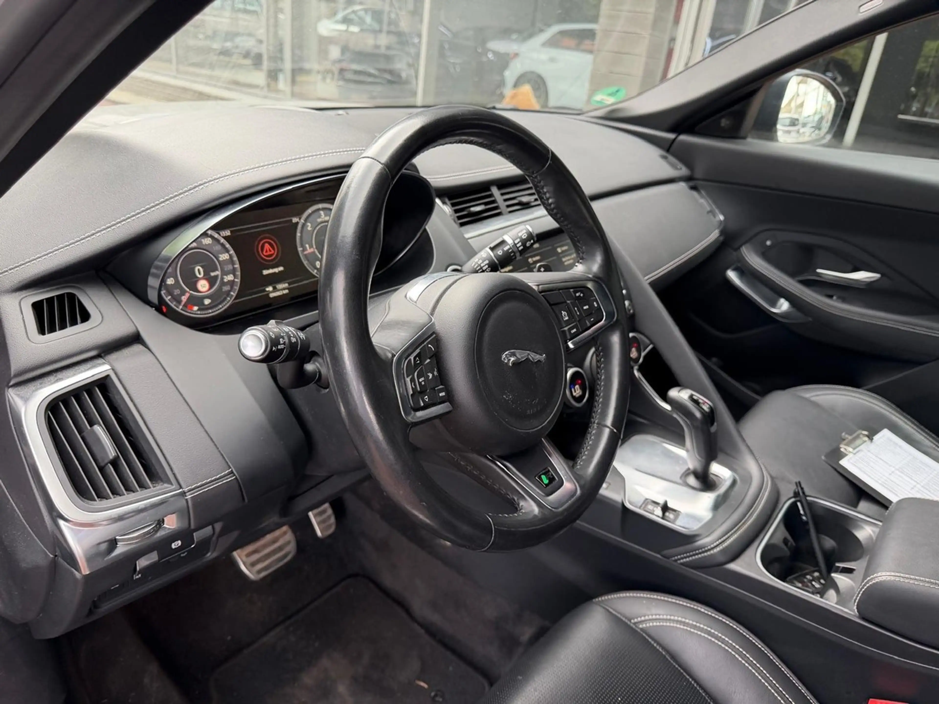 Jaguar E-Pace D150 R-Dynamic S LED ACC R.Cam AHK — photo 6