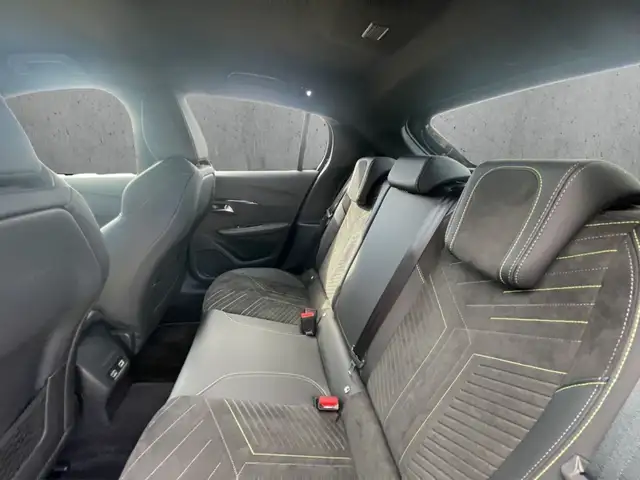 Peugeot 208 view 8