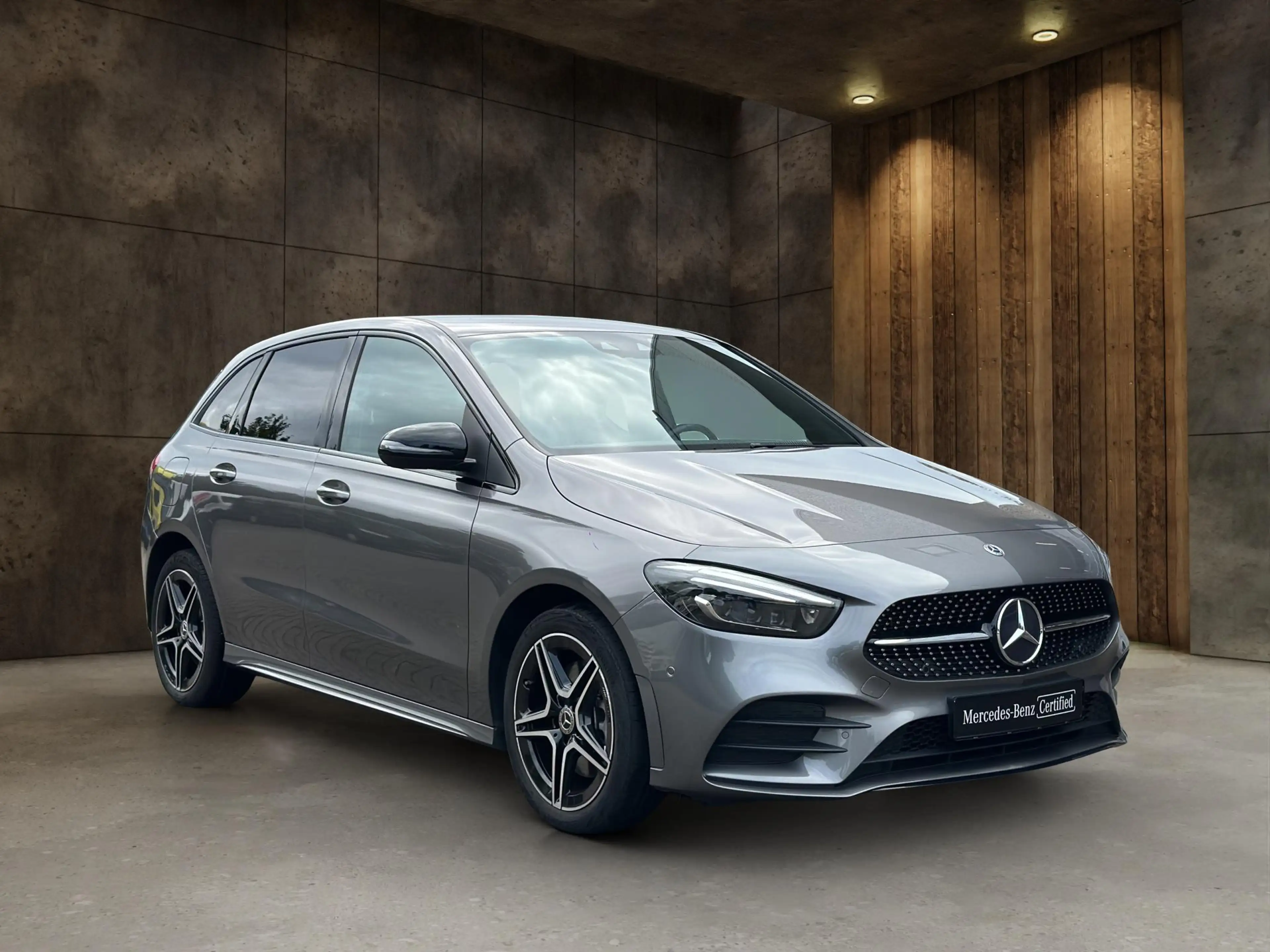Mercedes-Benz B 250 e AMG Line — photo 8