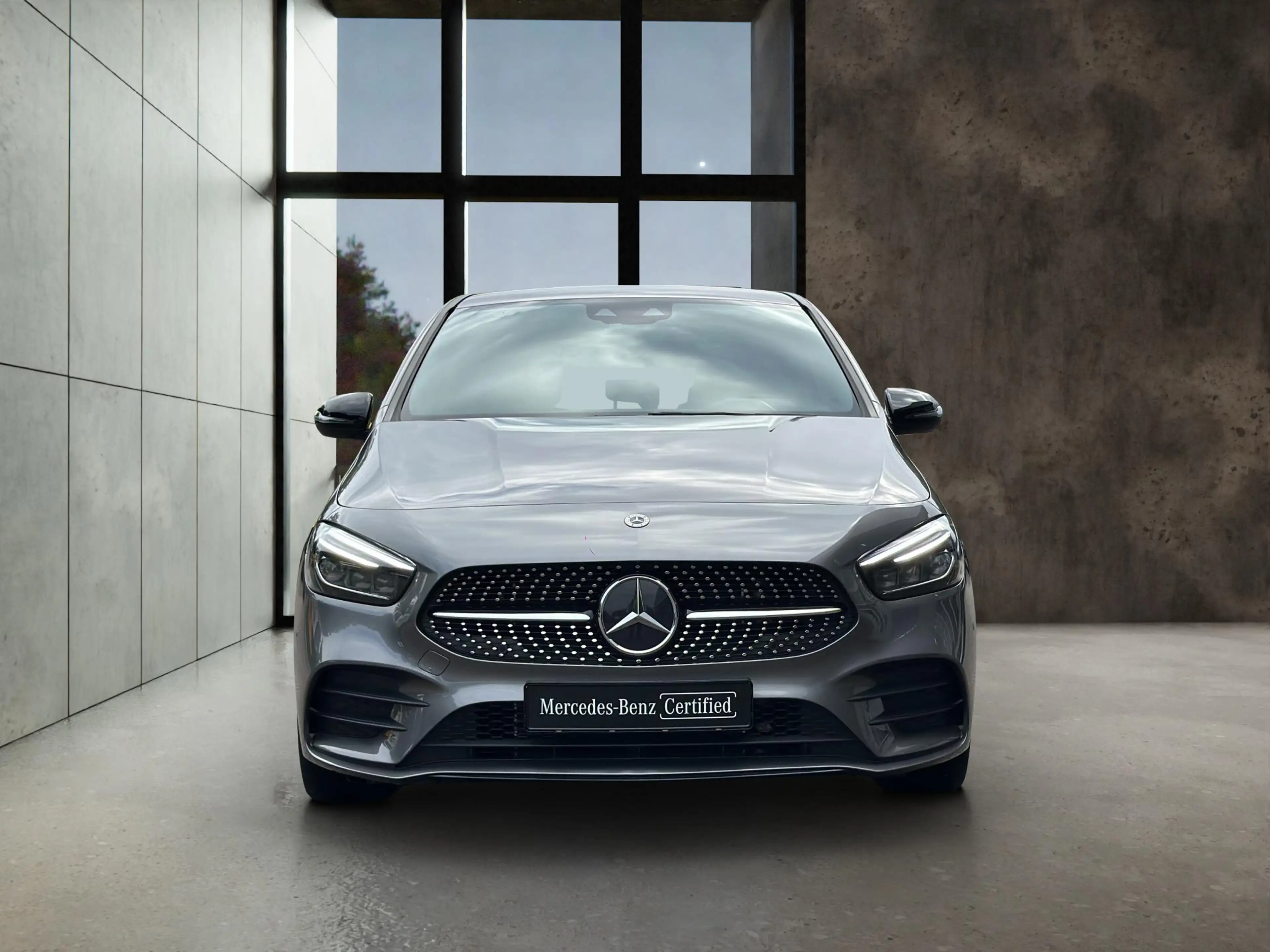 Mercedes-Benz B 250 e AMG Line — photo 2