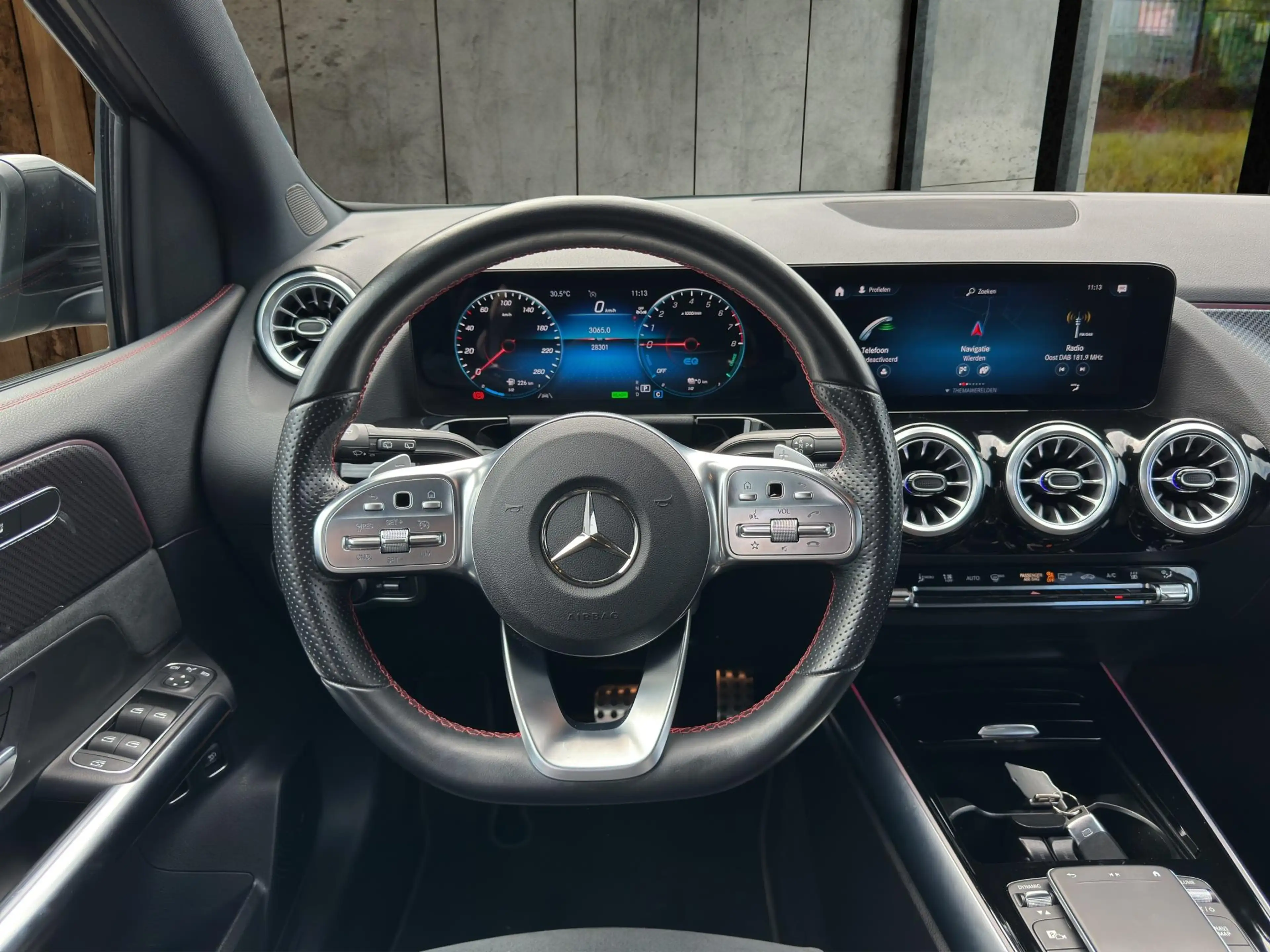 Mercedes-Benz B 250 e AMG Line — photo 10