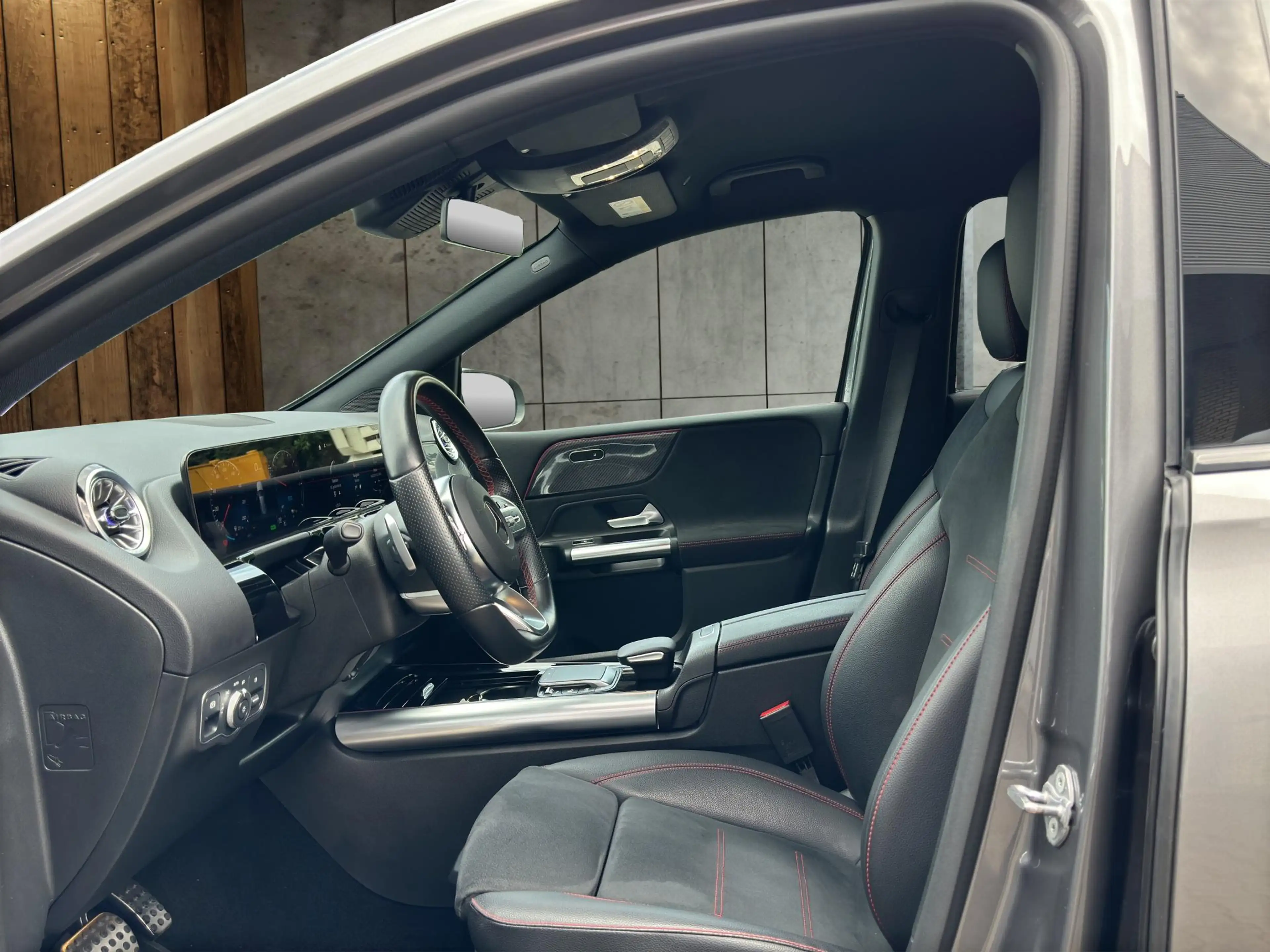 Mercedes-Benz B 250 e AMG Line — photo 9