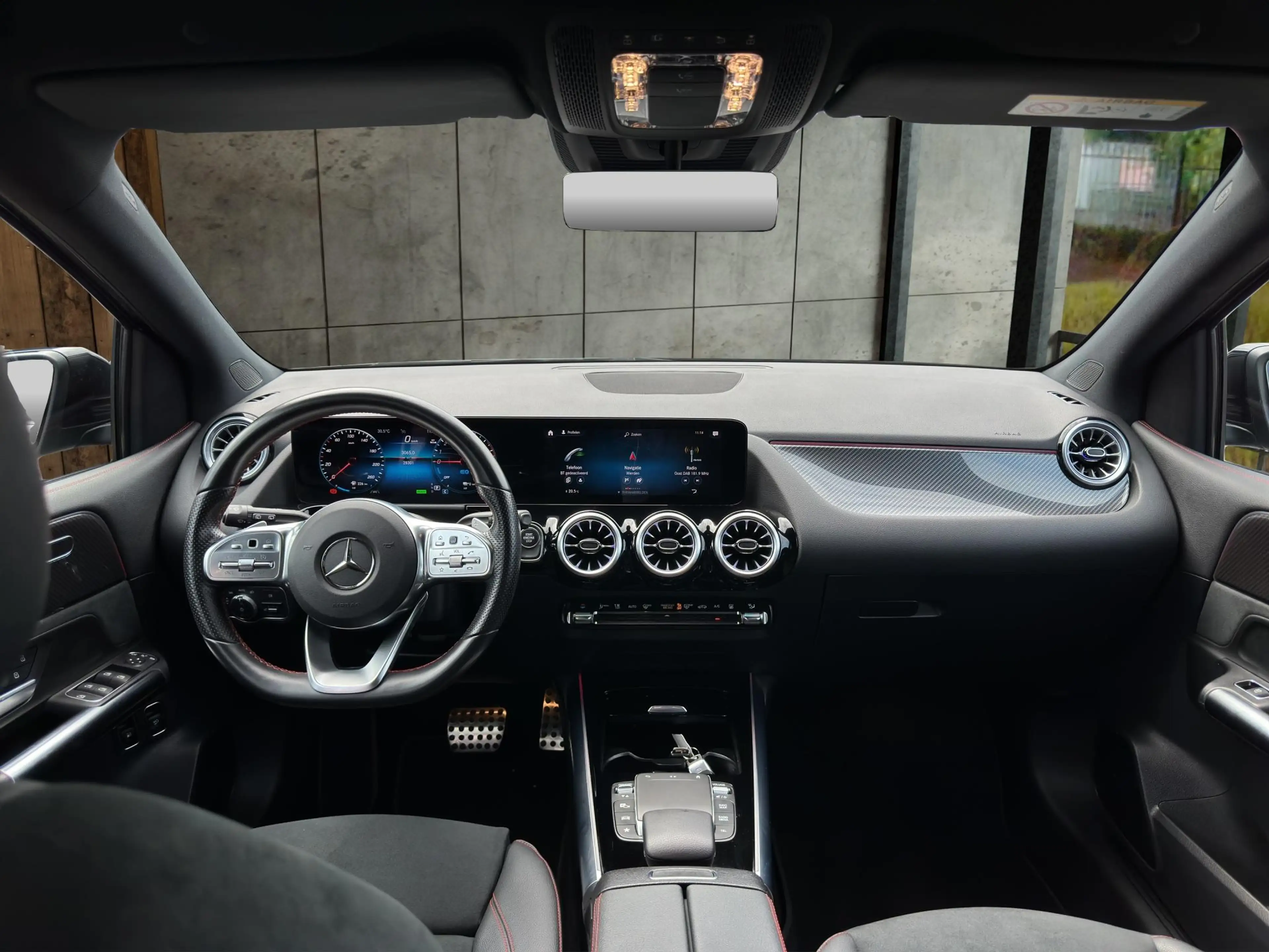 Mercedes-Benz B 250 e AMG Line — photo 14