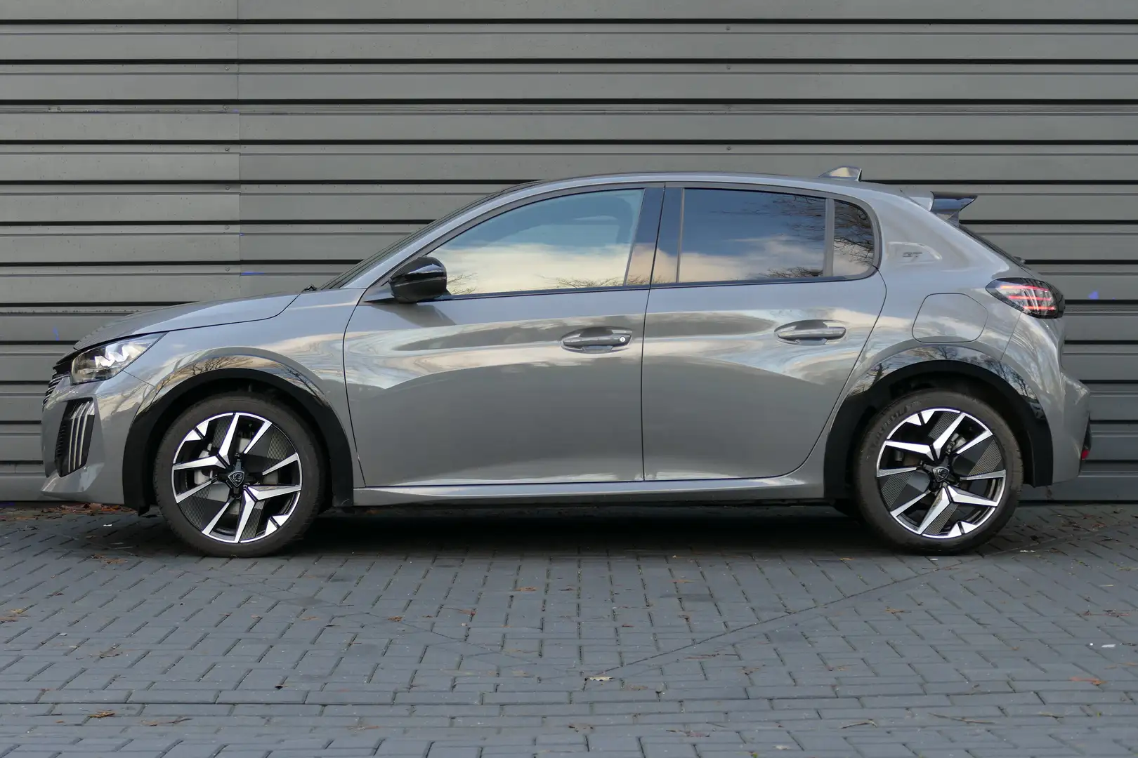 Peugeot 208 HYBRID 100PK 5-DRS GT AUTOMAAT / NAVI / CLIMA / PD Grau - 2