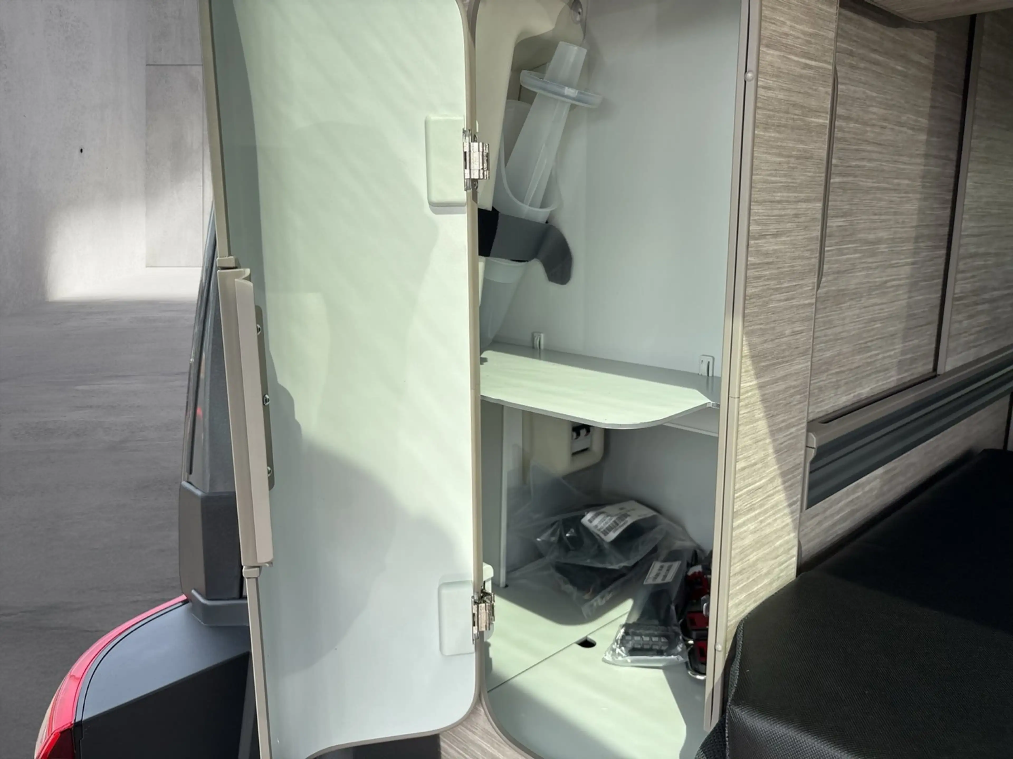 Volkswagen T7 California VW T7 California Ocean eHybrid 180 kW 4M — photo 14