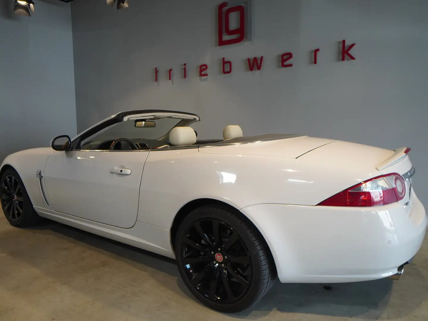 Jaguar XK XK 4.2 Cabriolet*Alpine*19"Alu*Memory* Blanc - 2