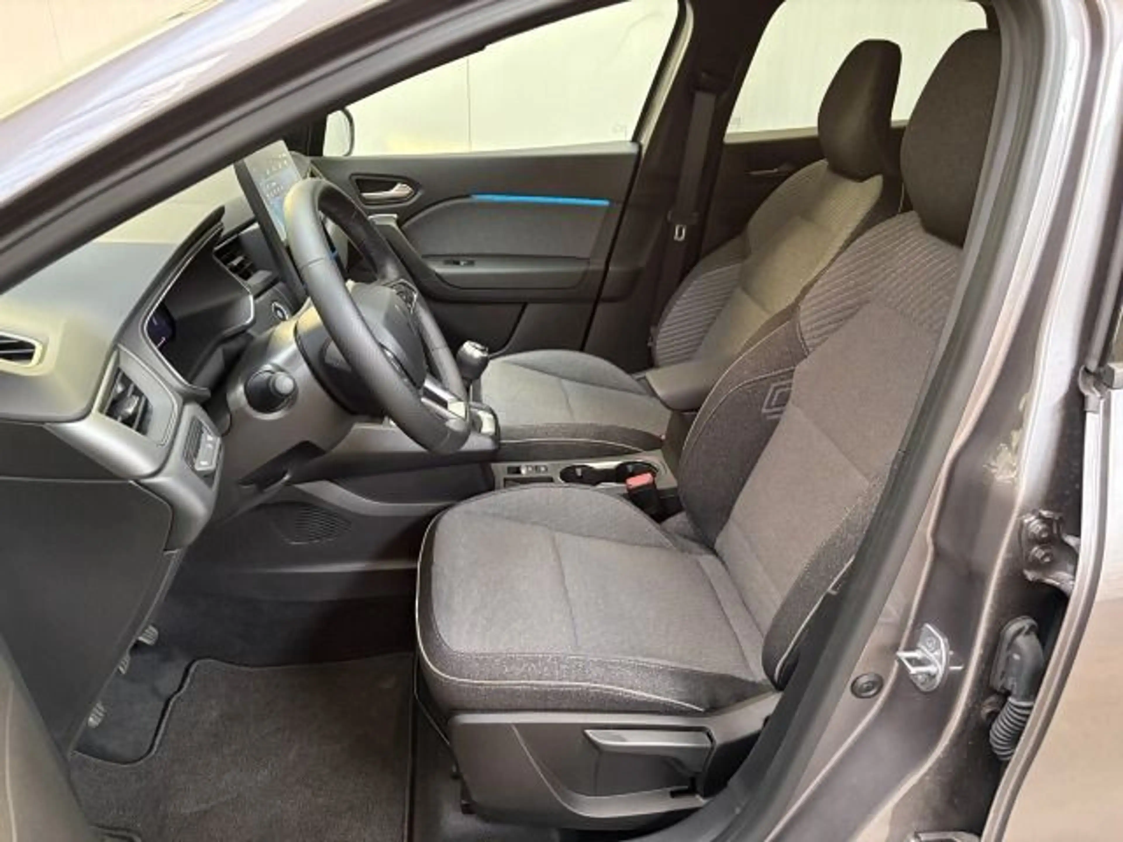 Renault Captur CAPTUR Techno TCe 115 — photo 8