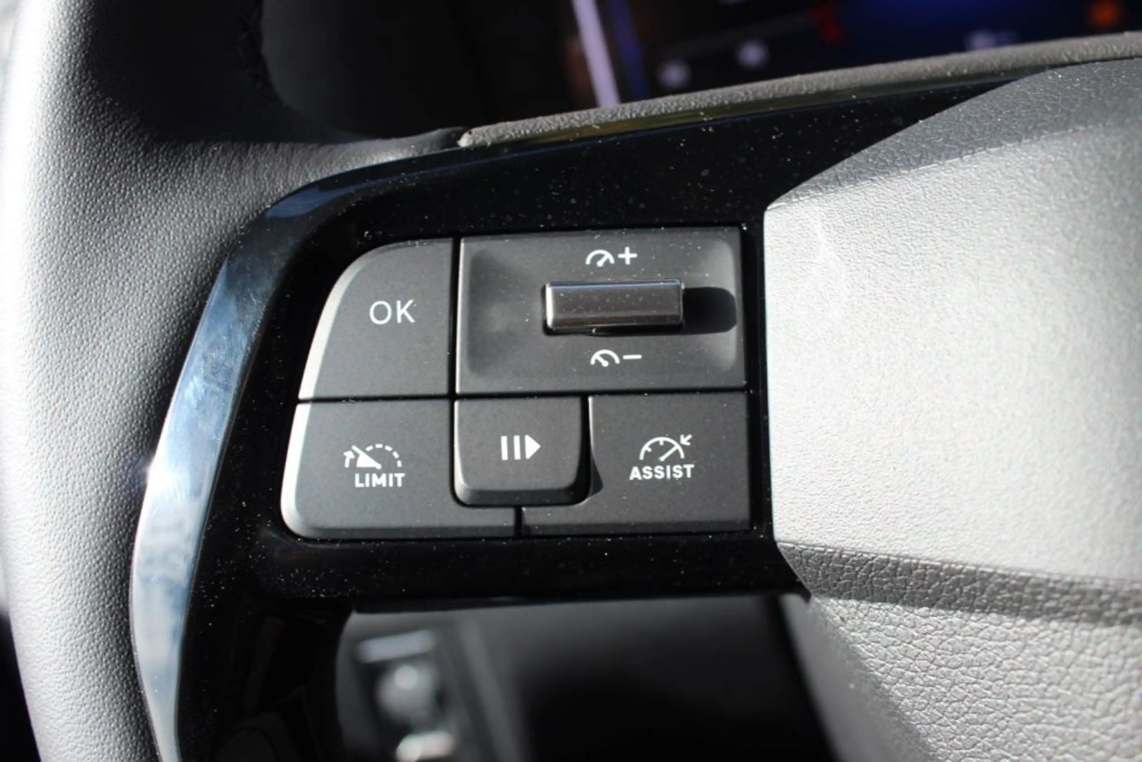 Opel Vivaro 2.2 Diesel 150 M S&S — photo 6