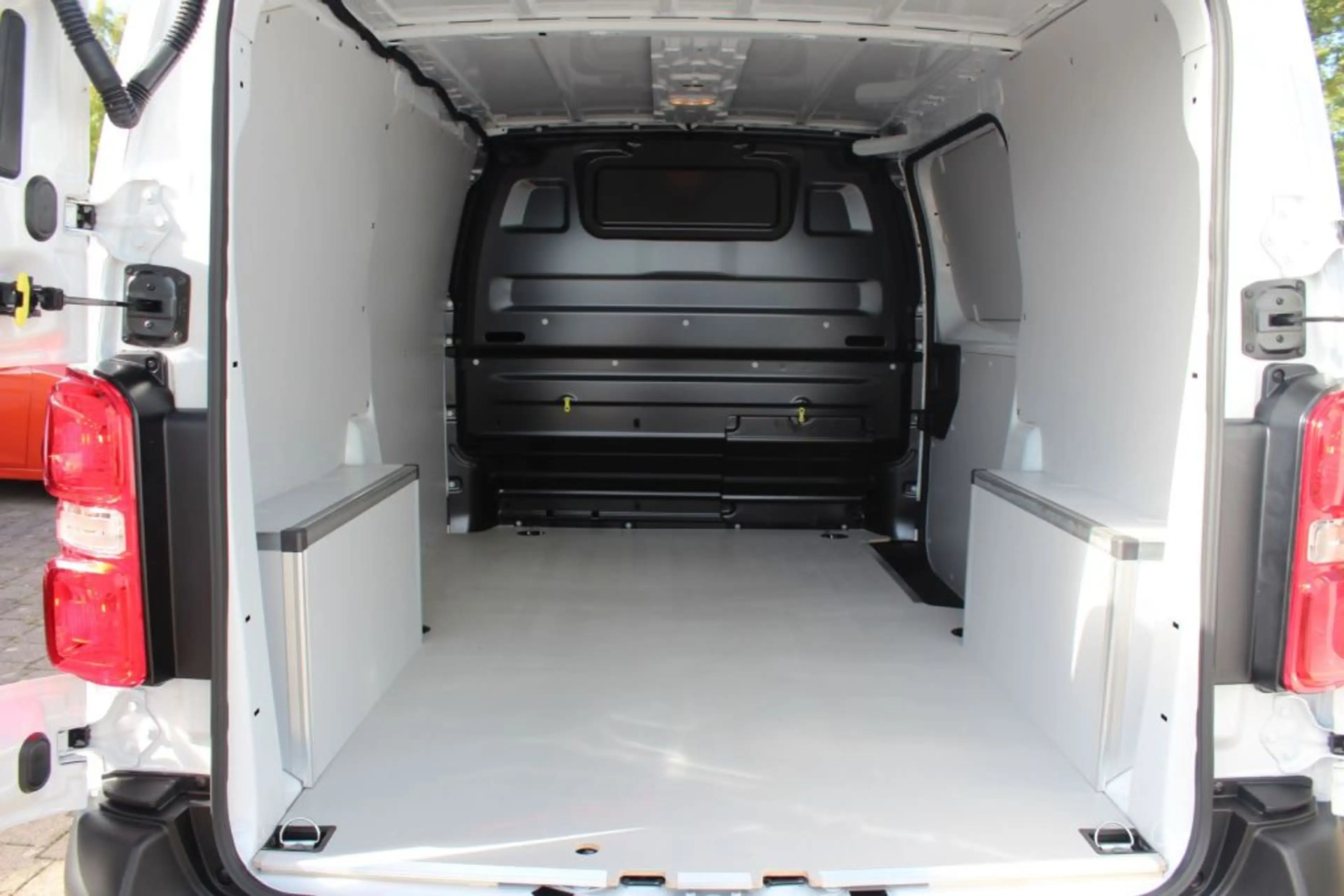 Opel Vivaro 2.2 Diesel 150 M S&S — photo 14