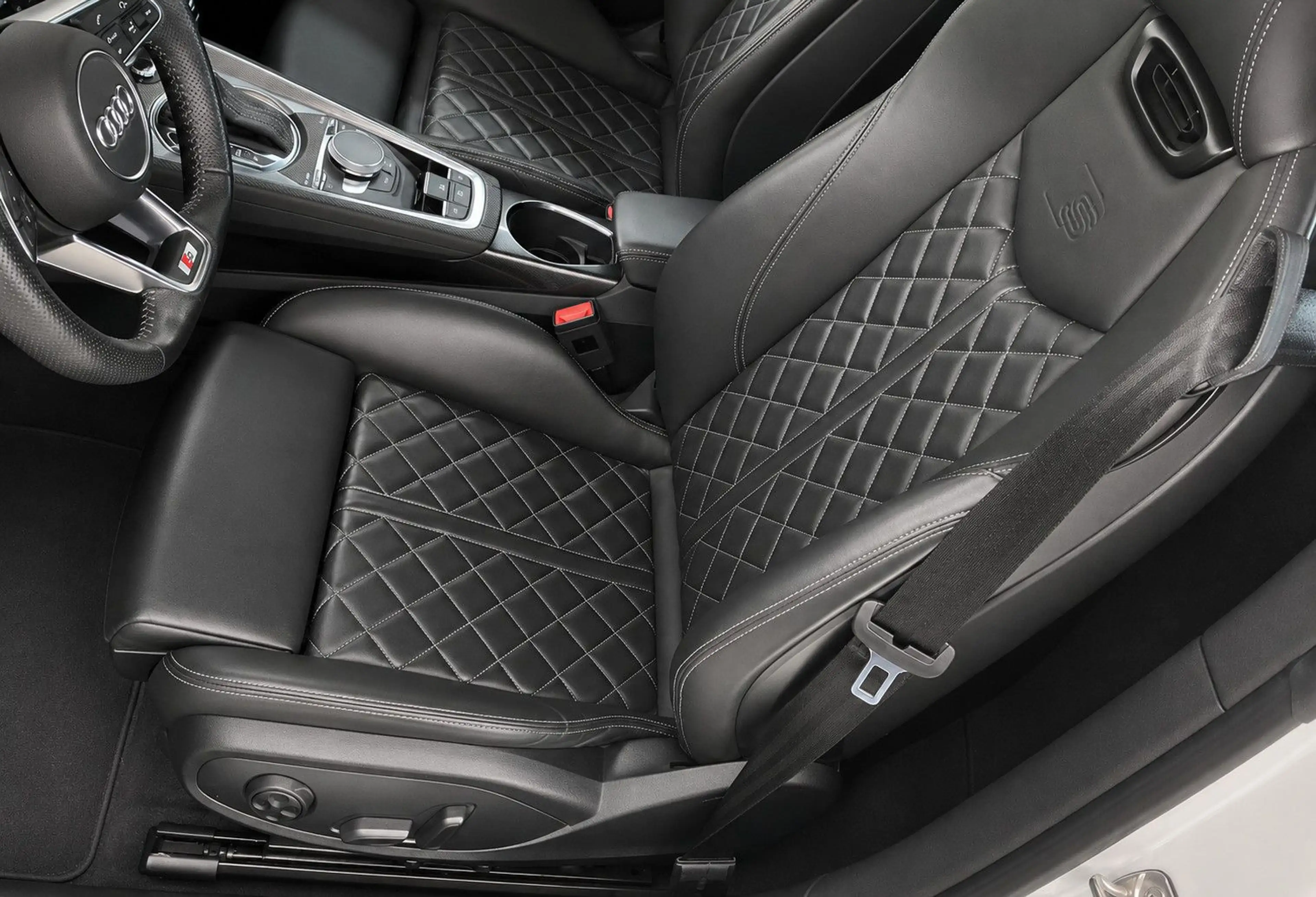 Audi TT 45 TFSI quattro Cabrio 2 x S Line B&O — photo 6