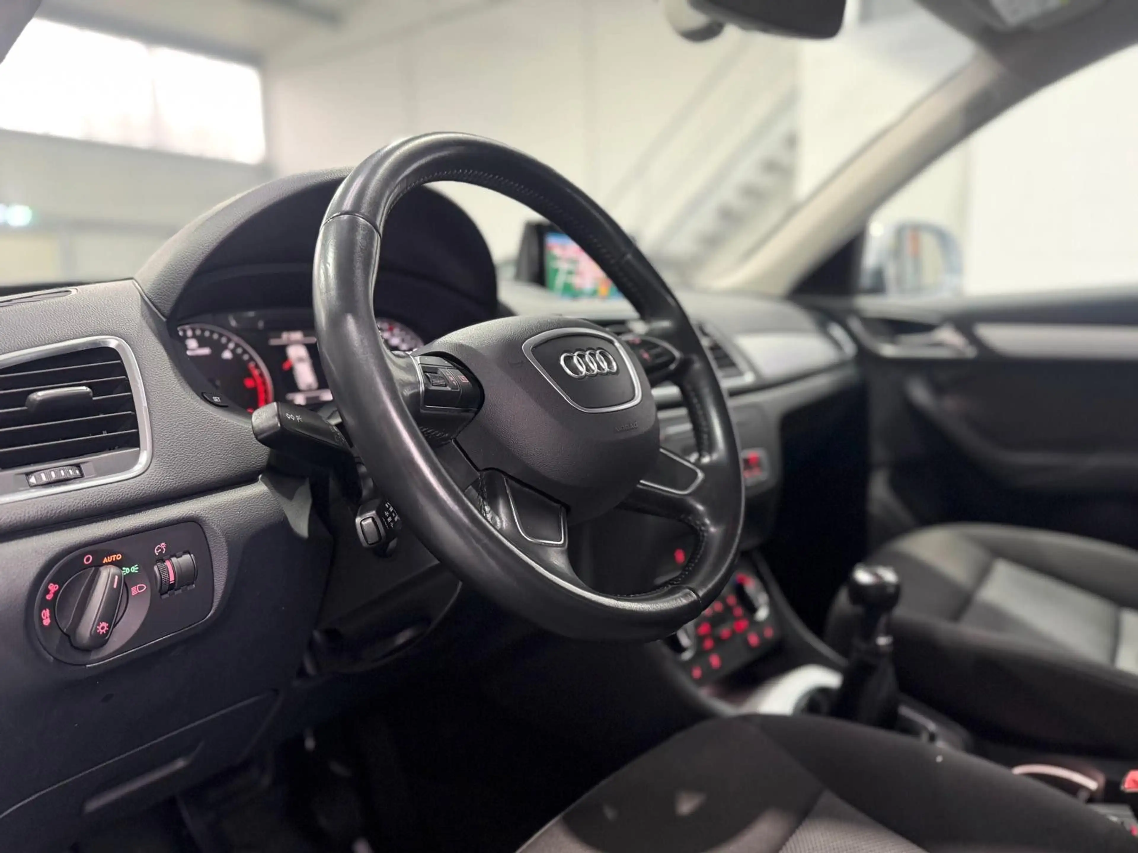 Audi Q3 LED PDC SHZ Anhängerkupplung — photo 12