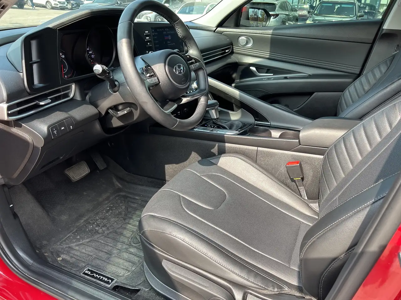 Hyundai ELANTRA снимка Hyundai ELANTRA