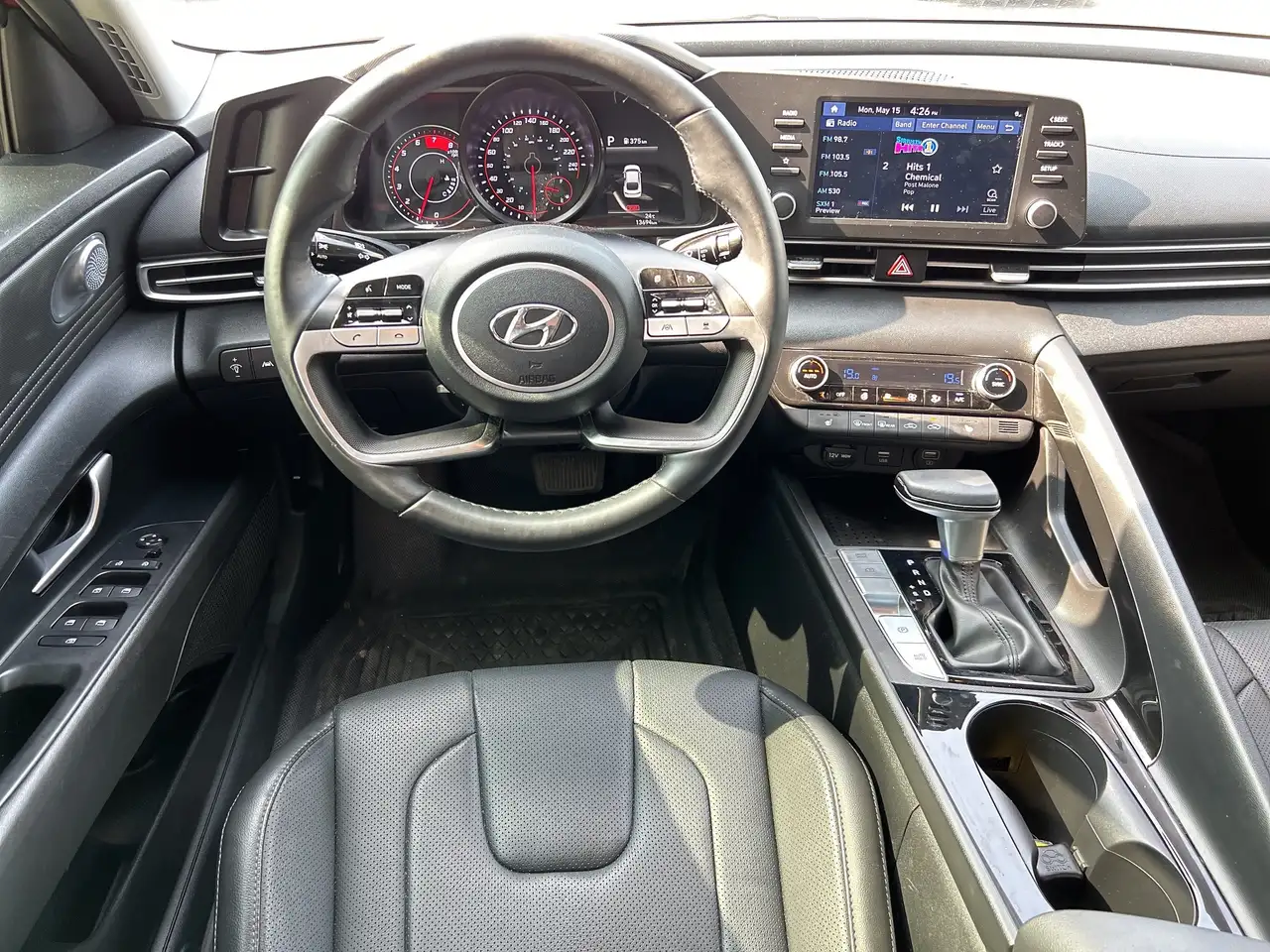Hyundai ELANTRA снимка Hyundai ELANTRA