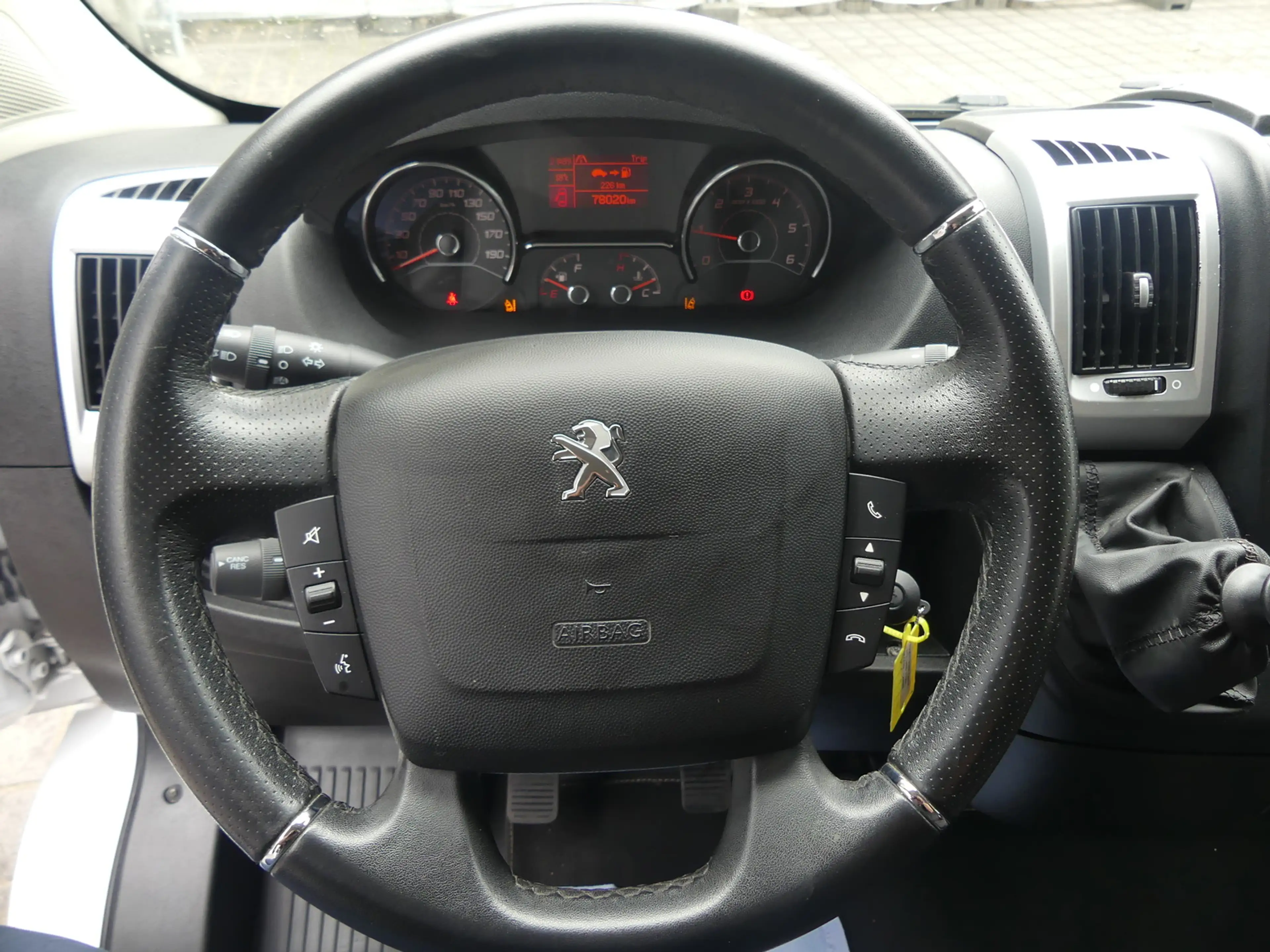Peugeot Boxer Kasten 335 L2H2 Premium BlueHD KAM/TEMPOMAT — photo 10