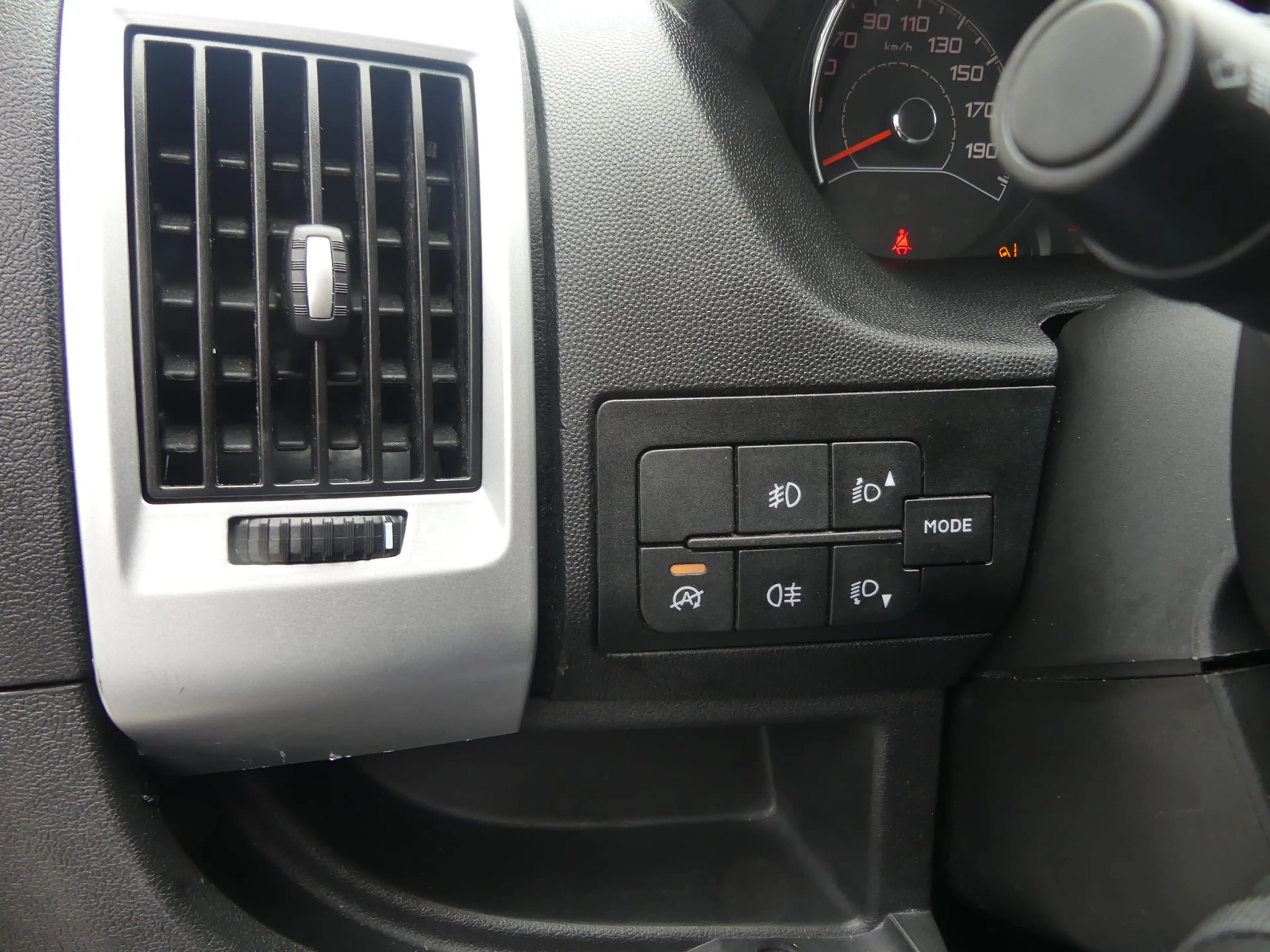 Peugeot Boxer Kasten 335 L2H2 Premium BlueHD KAM/TEMPOMAT — photo 9
